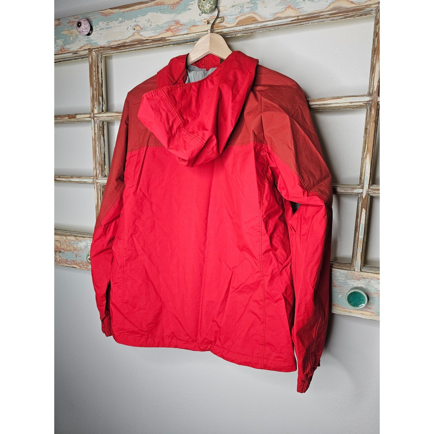 SOREL Women's Red Hooded Zip/Snap Closure Ladies size Medium Jacket