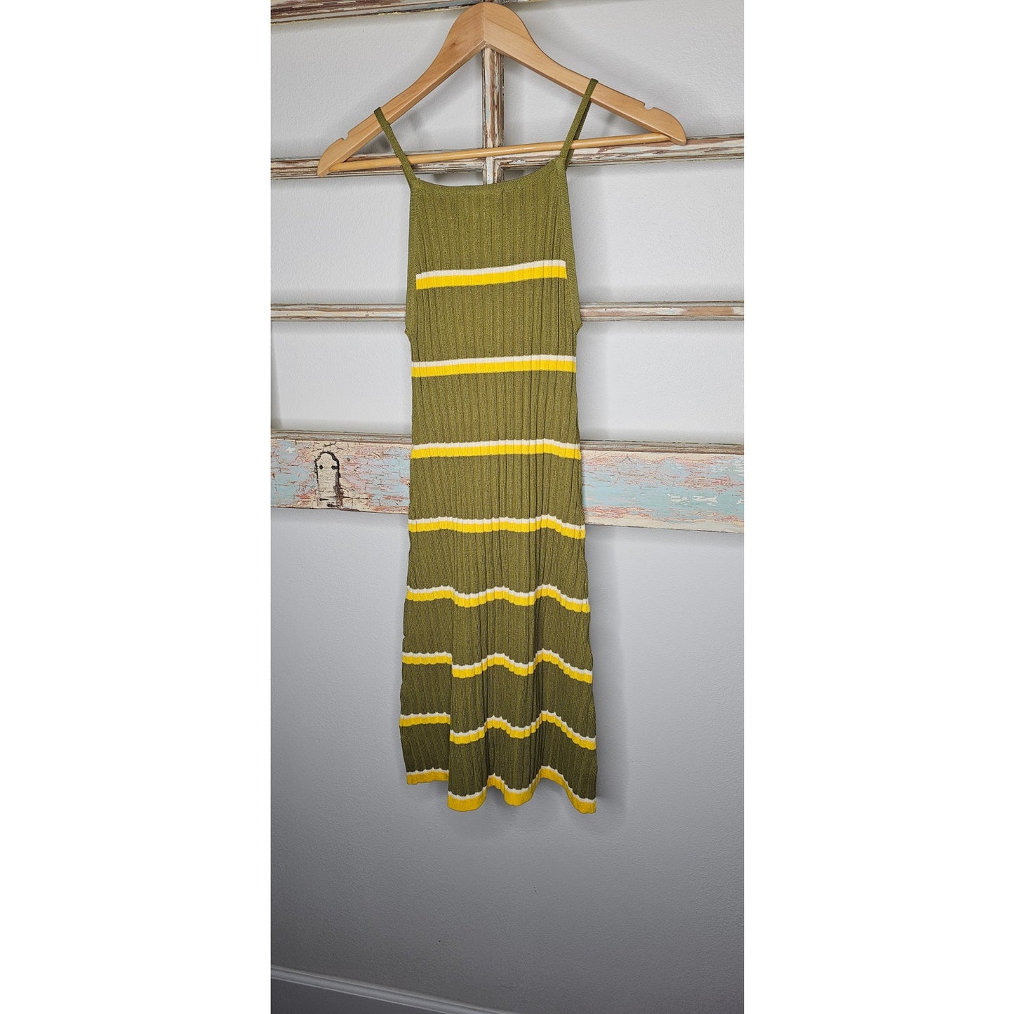 NWT Ribbed Knit Spaghetti Strap Retro Vibe Dress Ladies Size Small