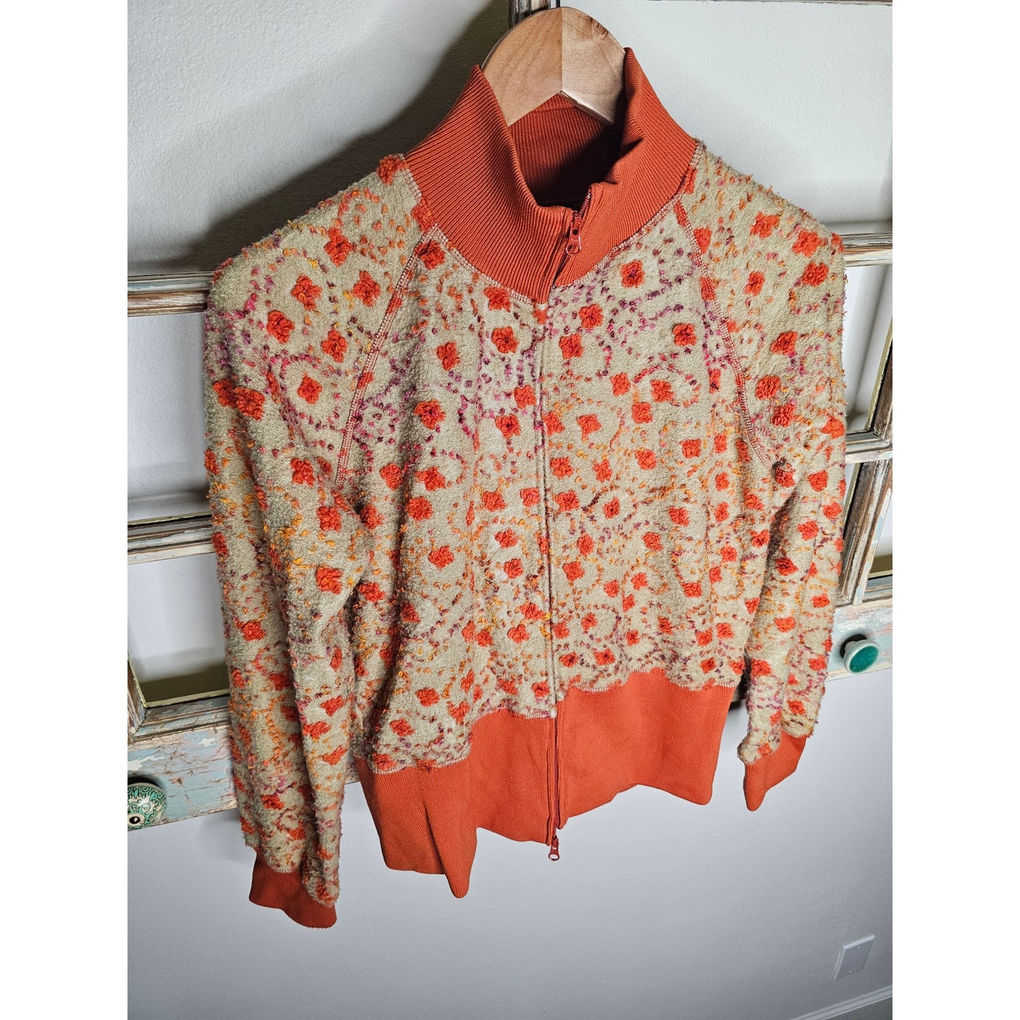 Vintage Athleta Embroidered Long Sleeve Cropped Zip Up Jacket ladies size Medium