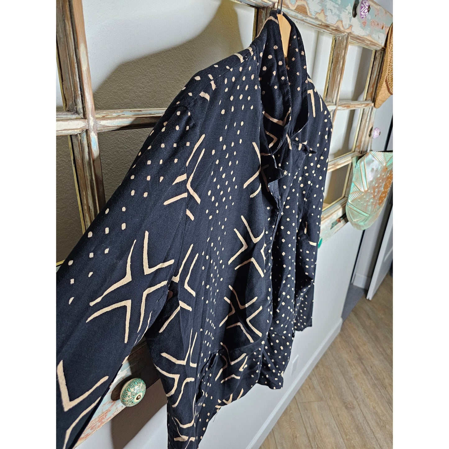 Boho Black/ Tan Open lightweight Geometric Pattern Blazer Size Large