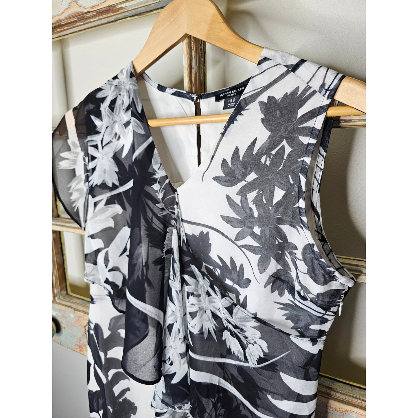 NWOT Karen Millen Floral Georgette Ruffle Front Midi Dress Ladies size Small
