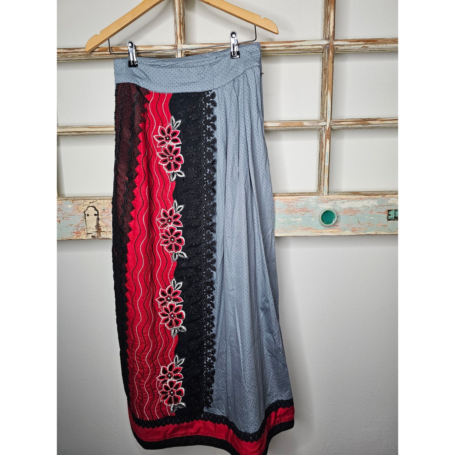 Vintage Maxi Faux Wrap Skirt W/ Lace & Embroidery Size 28"