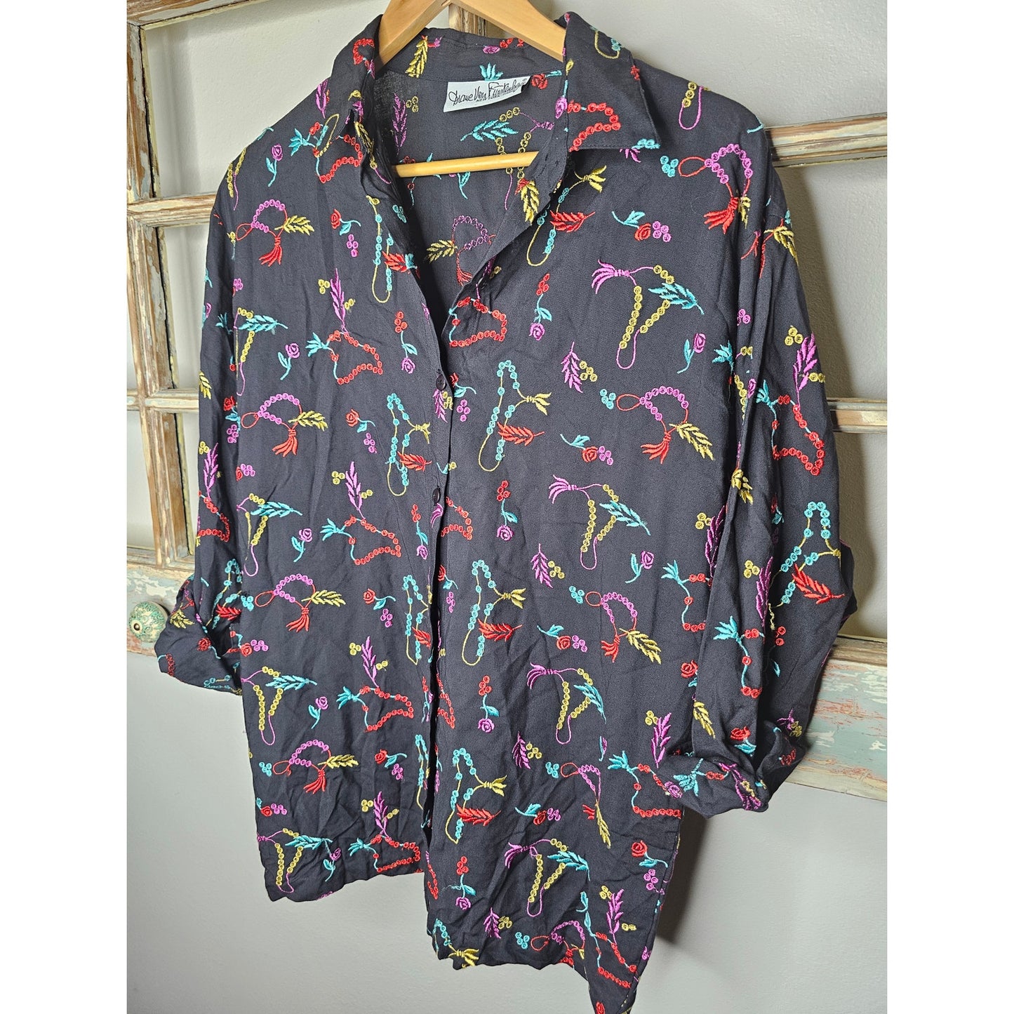 Vintage Diane Von Furstenberg NY Paris Embroidered Button Up size Large