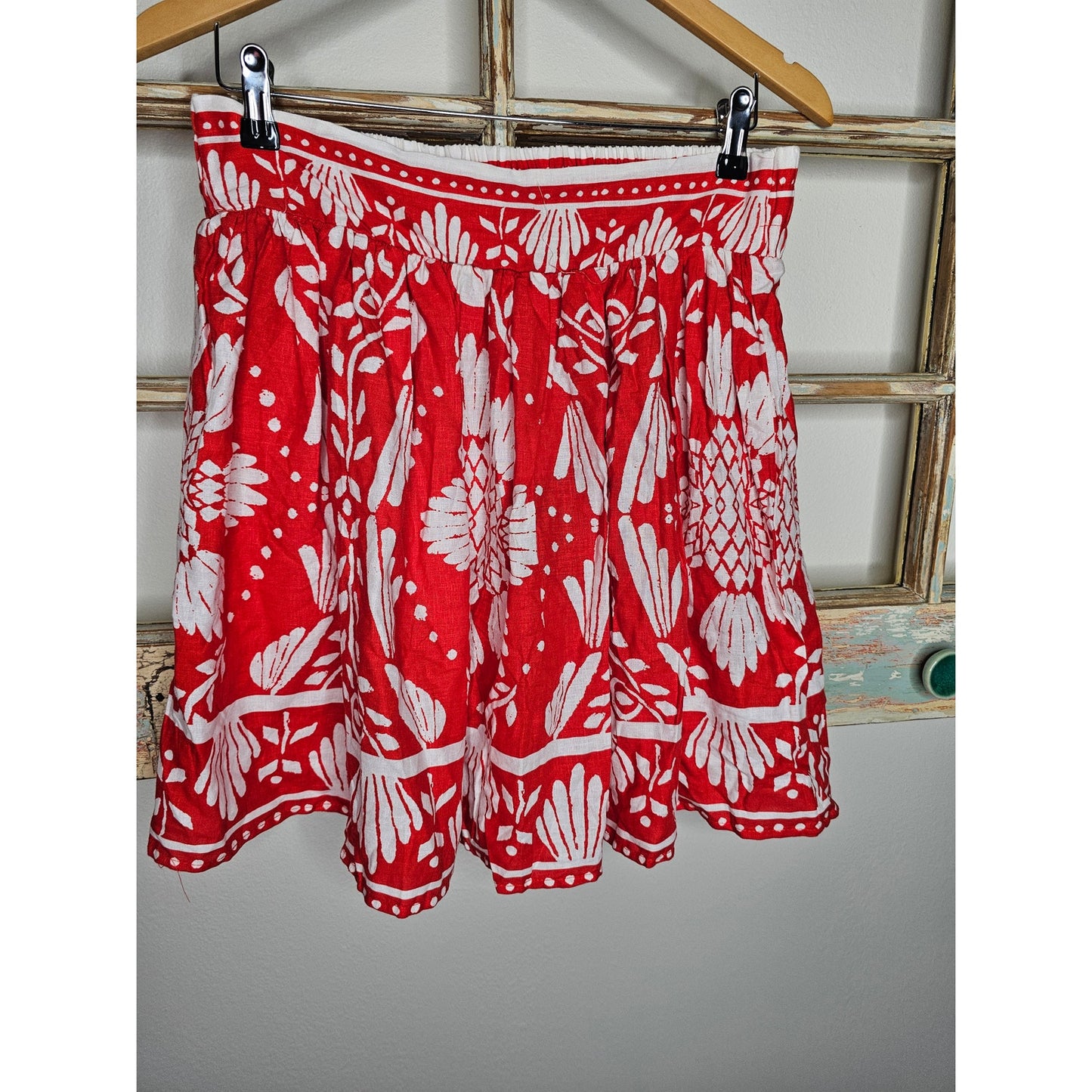 NWOT Haute Hippie red/white Linen blend Tiered Skirt Ladies size Medium