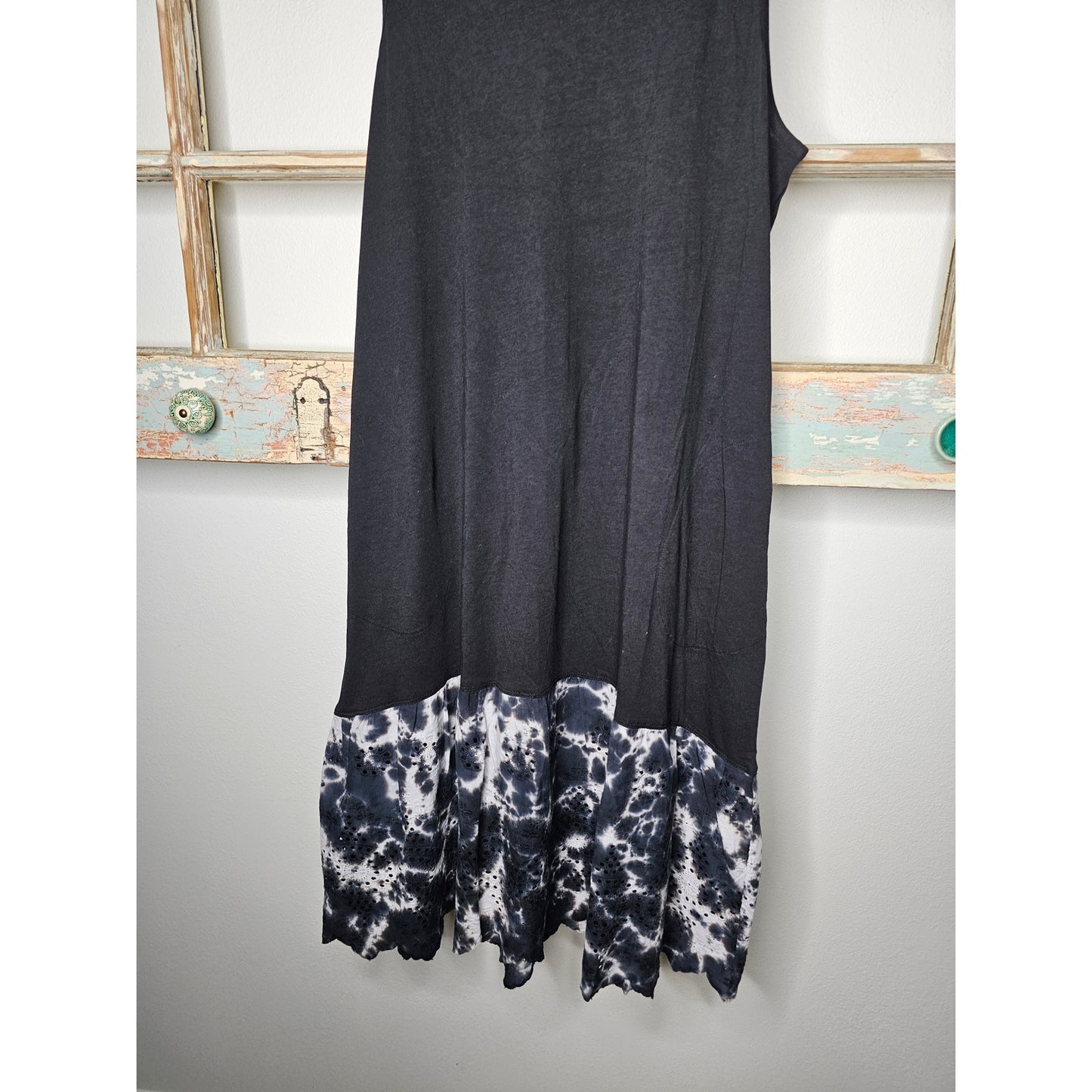 LOGO Lori Goldstein Black and Tan Sleeveless Midi Dress W/ Tie Dye size Medium