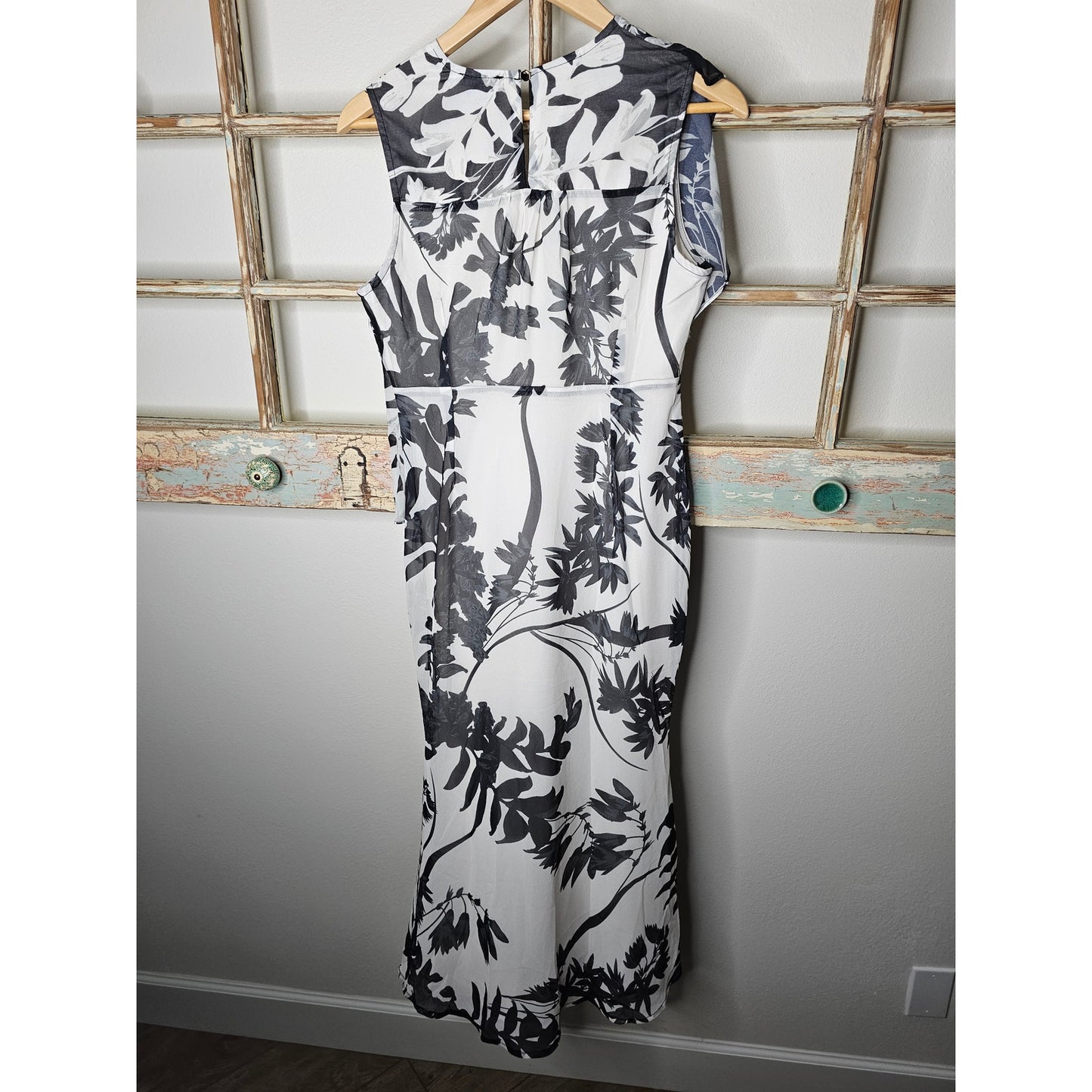 NWOT Karen Millen Floral Georgette Ruffle Front Midi Dress Ladies size Small