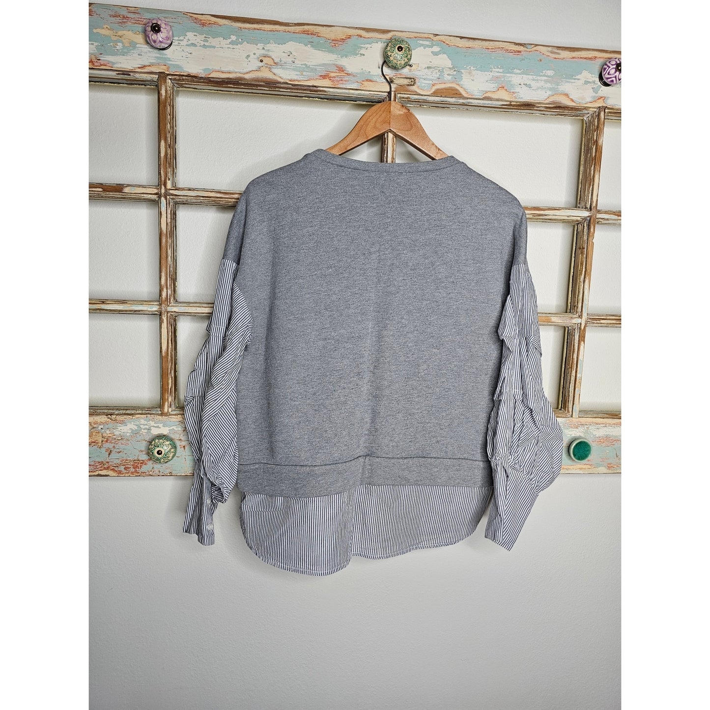 Mello Day Rushed Striped Sleeve W/ Grey Sweater 2PC Ladies size large
