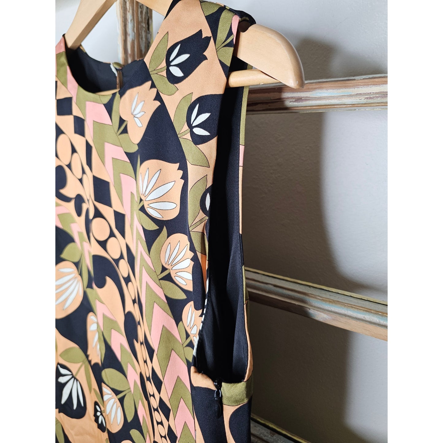 NWT Flora Bea Sleeveless Dress with A-line Bodice in 100% Silk Ladies Size Large