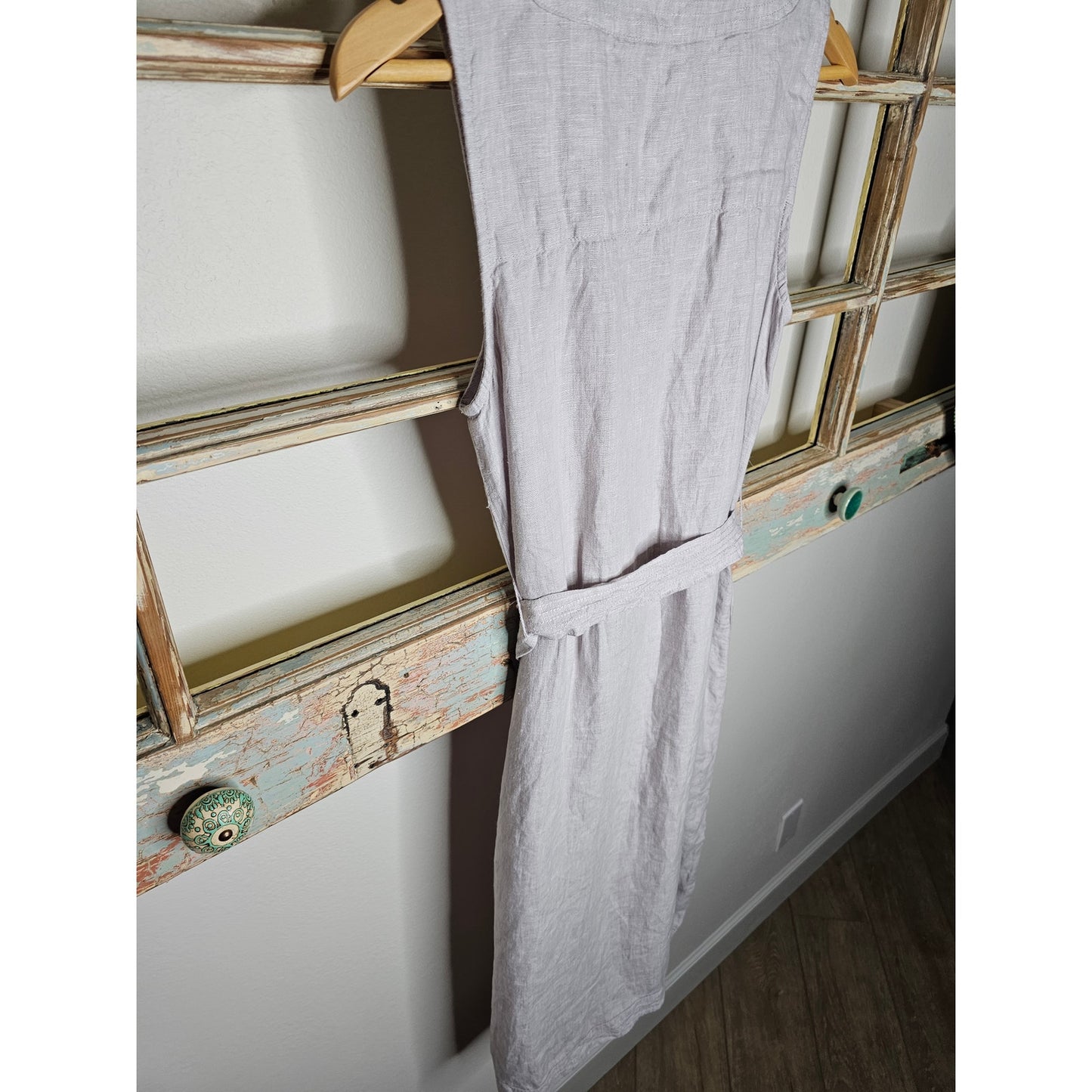 Tahari 100% Linen Sleeveless V-Neck Dress Tie Waist Midi Side Slits Size Small