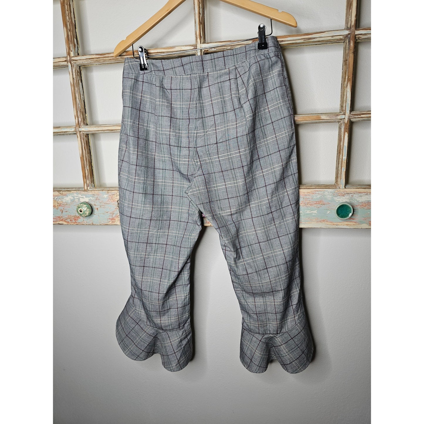 RO & DE Plaid Cropped Ruffled Pants Ladies Size Large