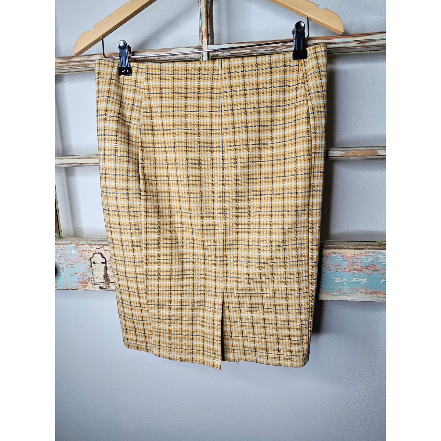 Liverpool LA Plaid Pencil Skirt with Slendering Waistband Ladies size 4P