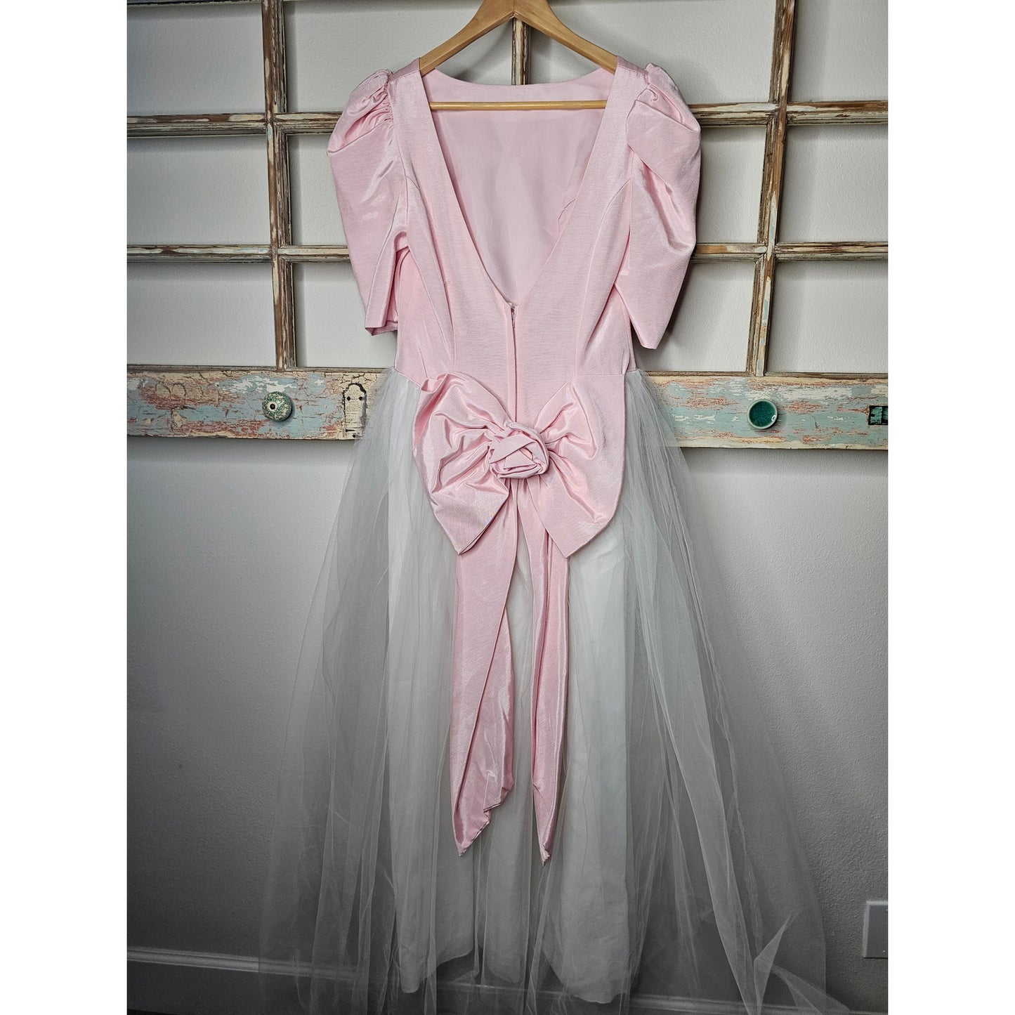 Vintage 80's Pink Princess Dress Open Back Bow Ladies size Medium