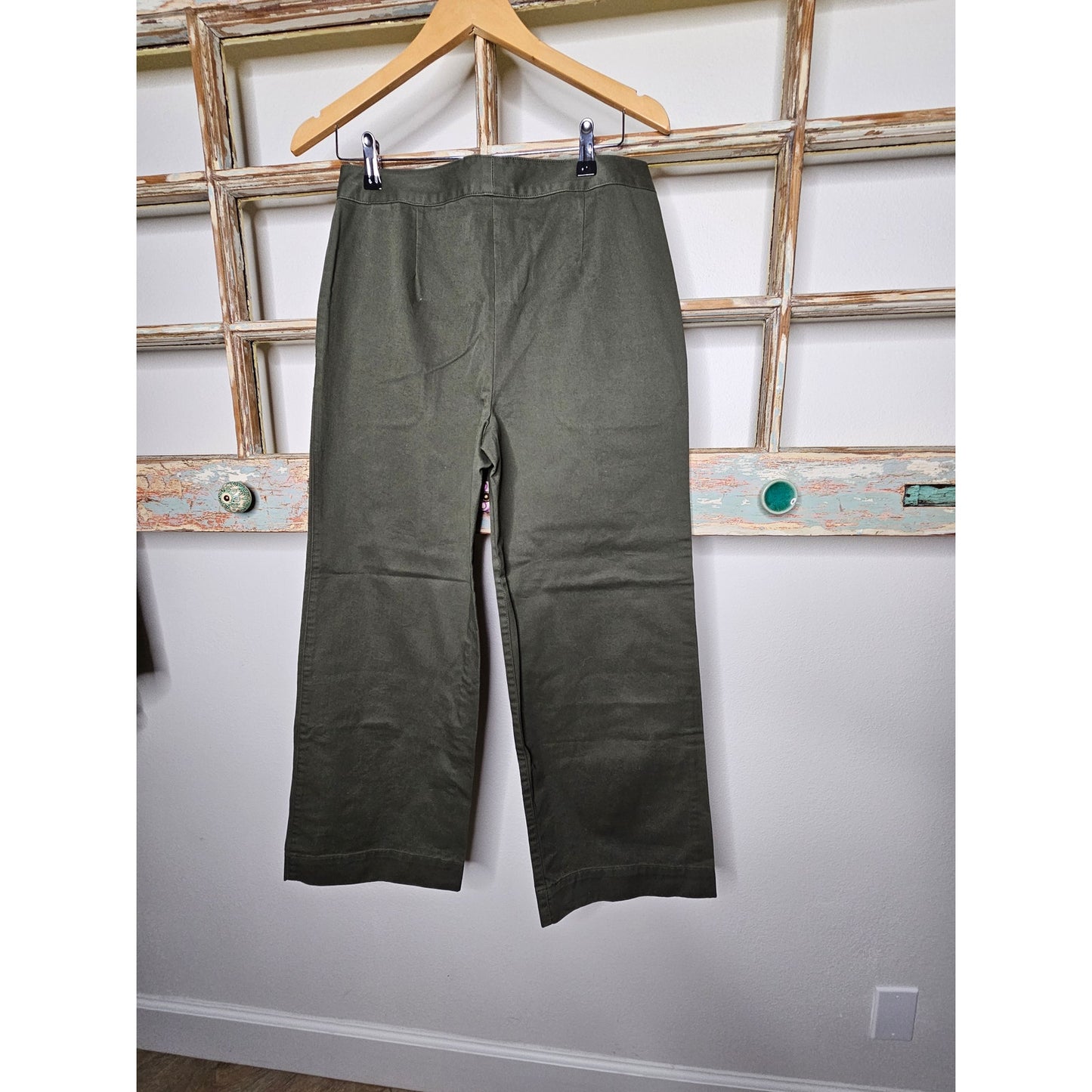 Theory Green Washed Sailor Button Wide Leg Chino's Size 6