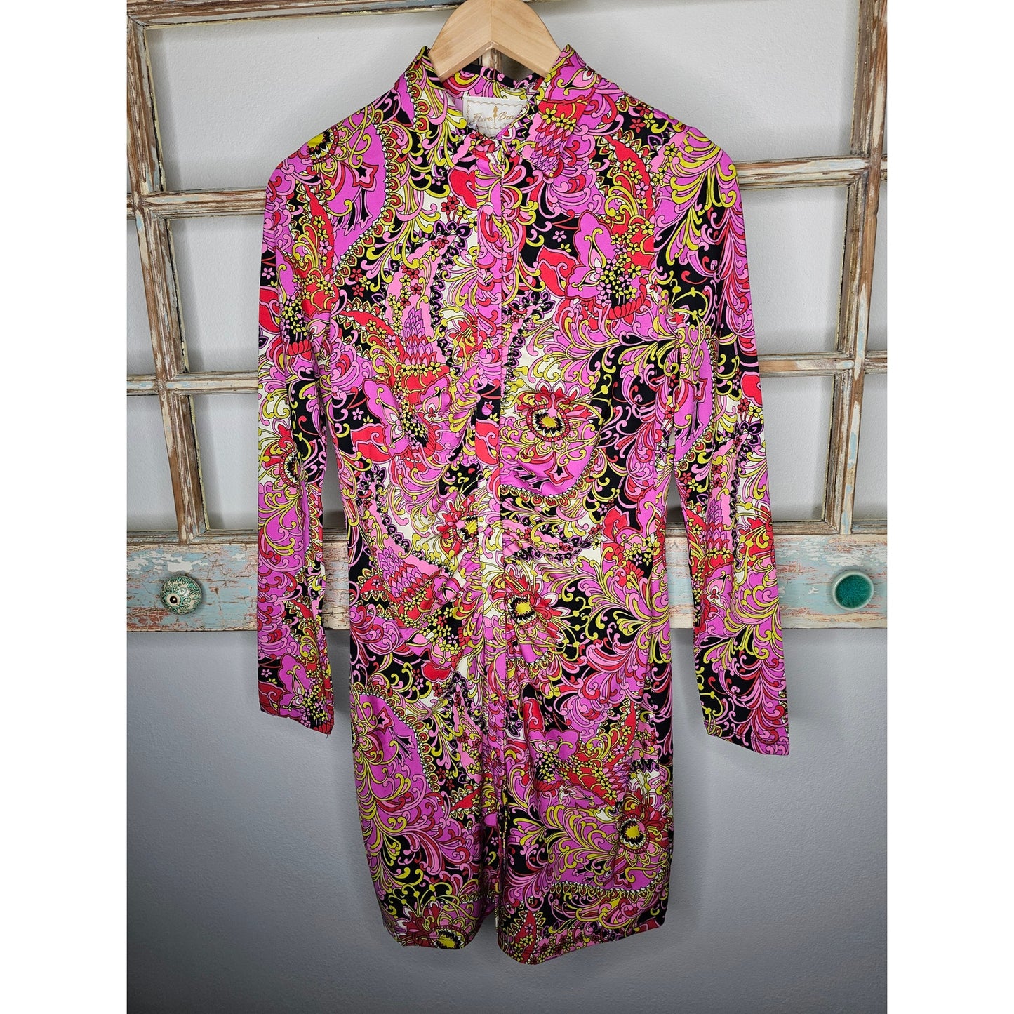 NWT Flora Bea Makely Retro Print Button Up Dress Ladies size Medium