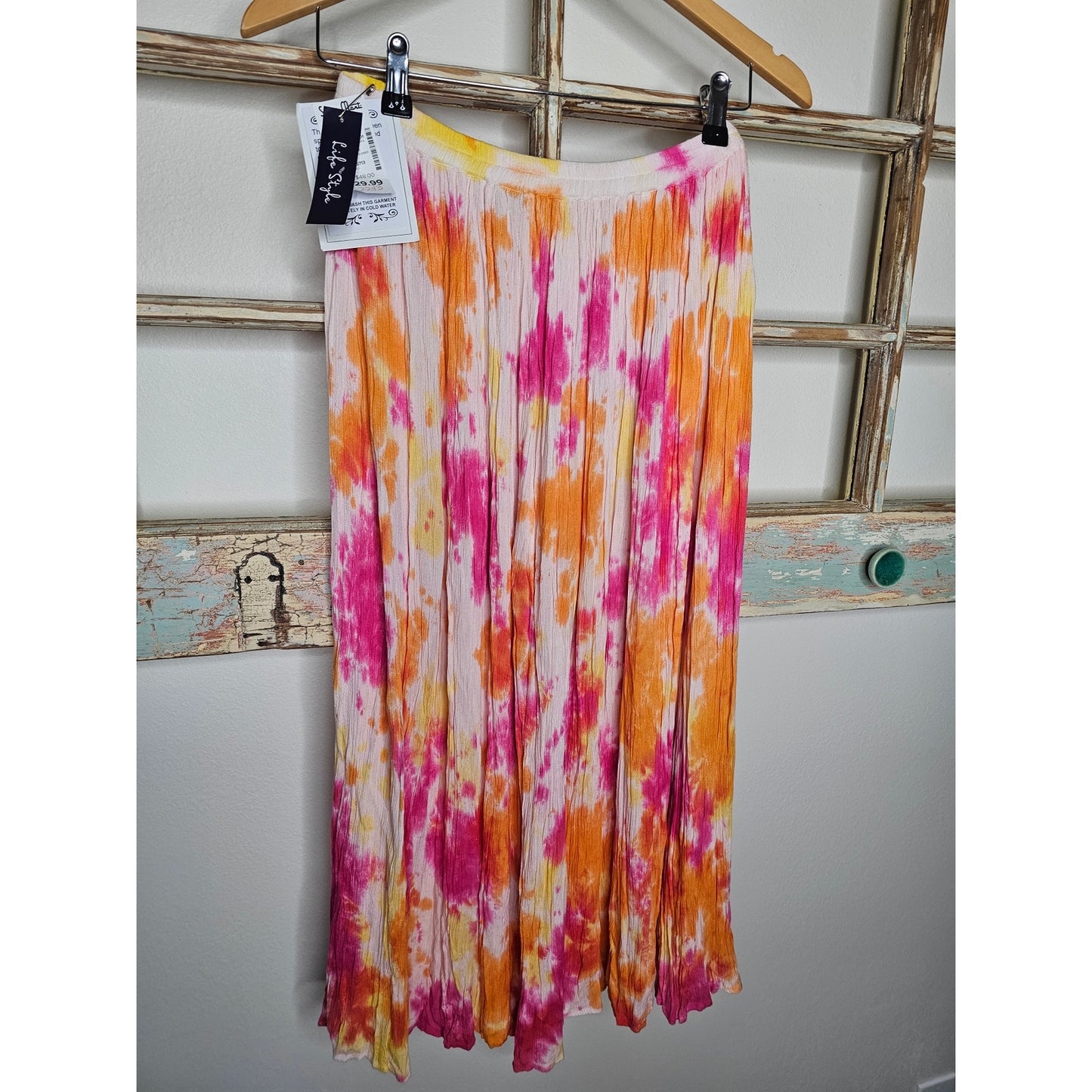 NWT Tie Dye Casual Pleated Skirt Orange/Pink Ladies size Medium