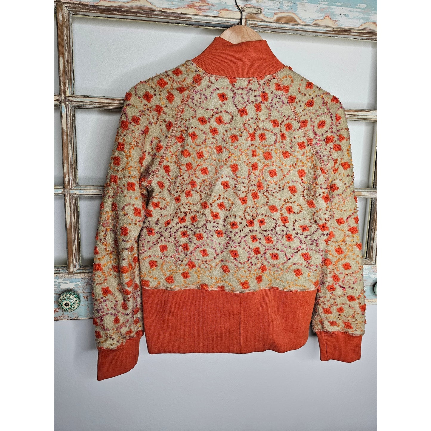 Vintage Athleta Embroidered Long Sleeve Cropped Zip Up Jacket ladies size Medium