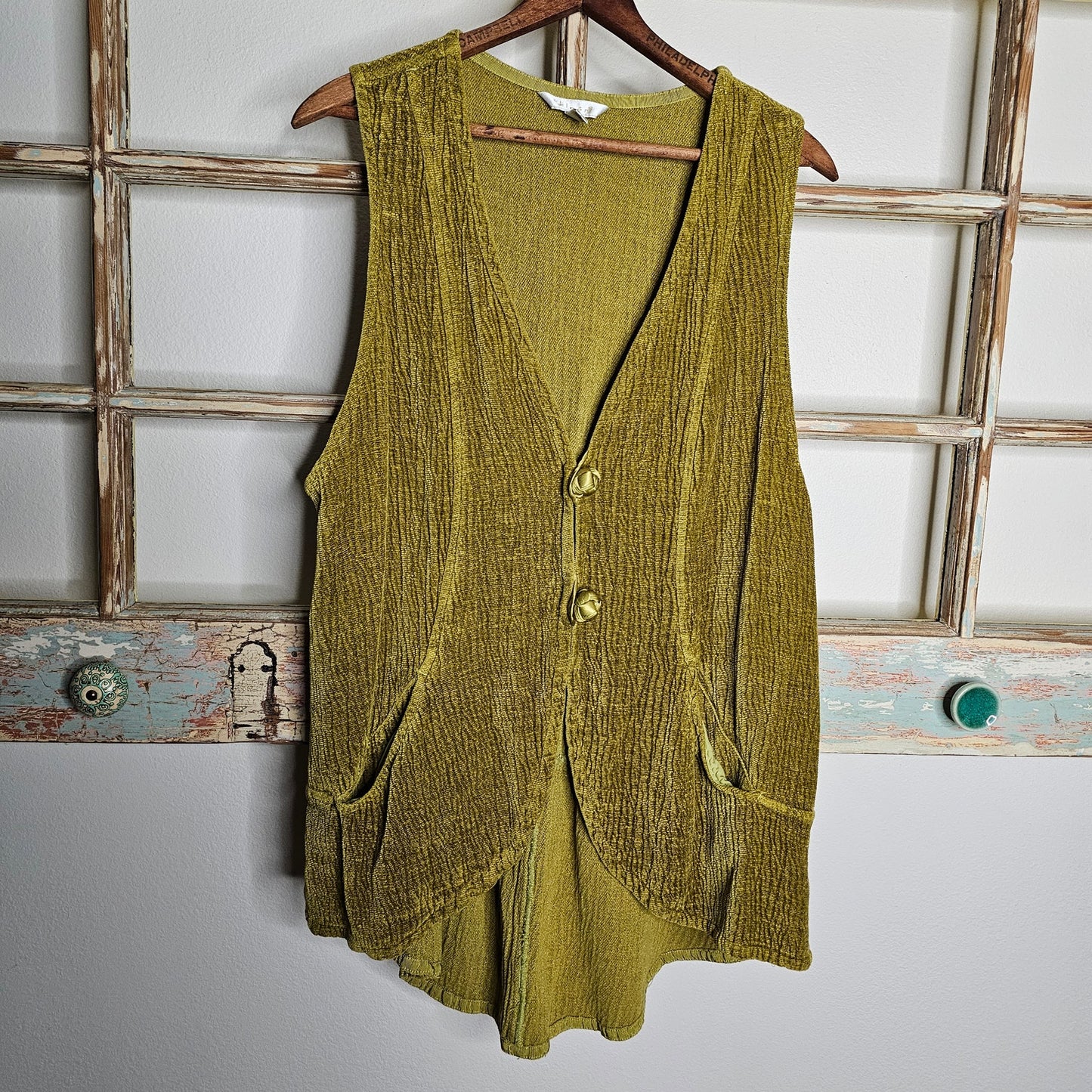 Kleen Pistachio Green Boho High/Low Vest Size Large Knotted Buttons Peplum