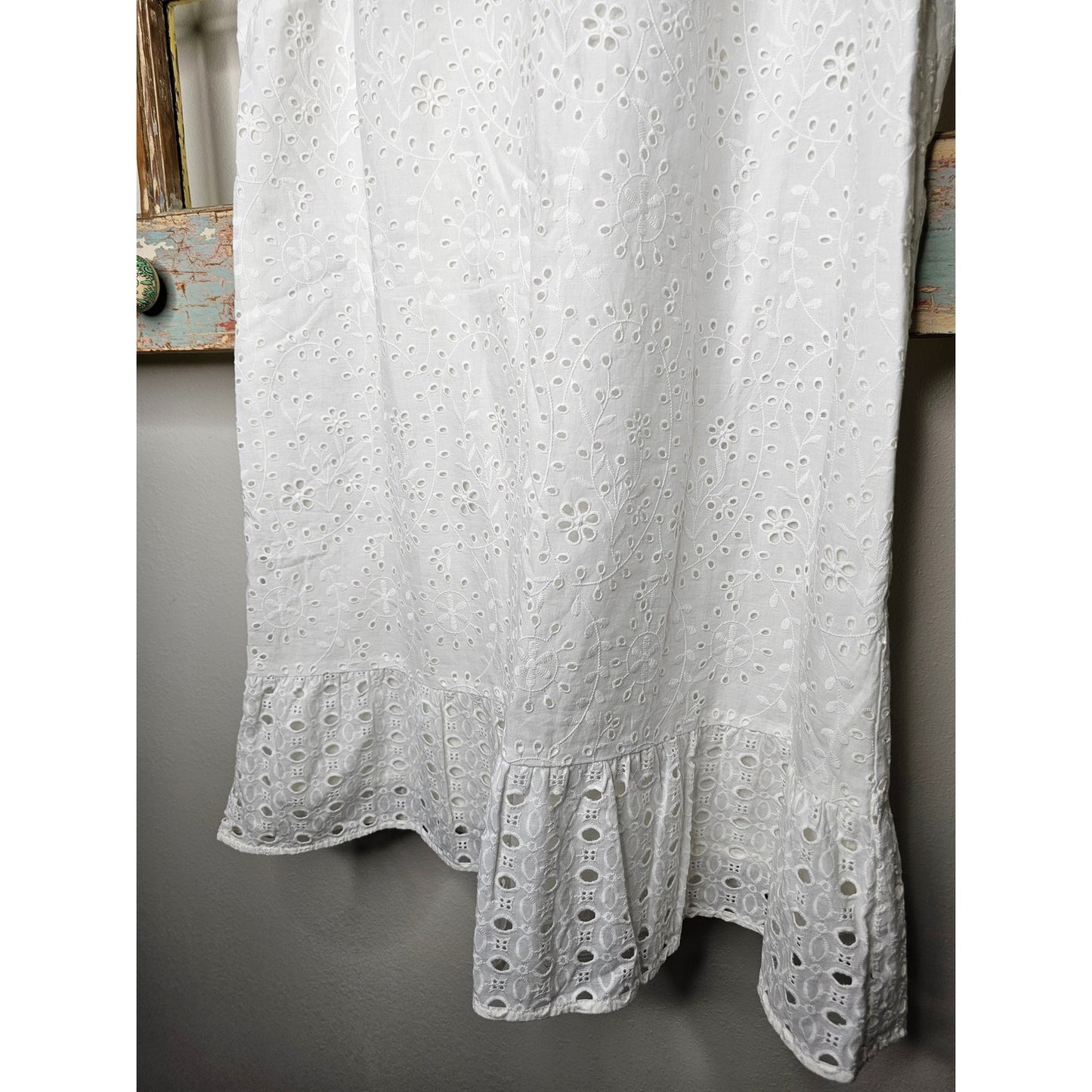 NWT LOFT White Eyelet Sleeveless Sheath Dress with Ruffled Hem Size 14