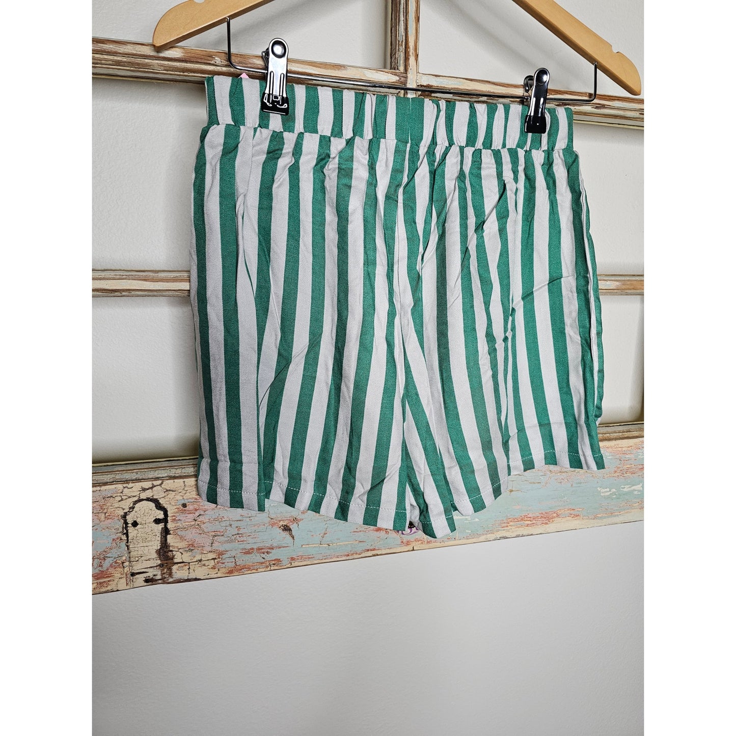 NWT Green & White Malibu Tennis Club Striped Shorts Ladies Size Small