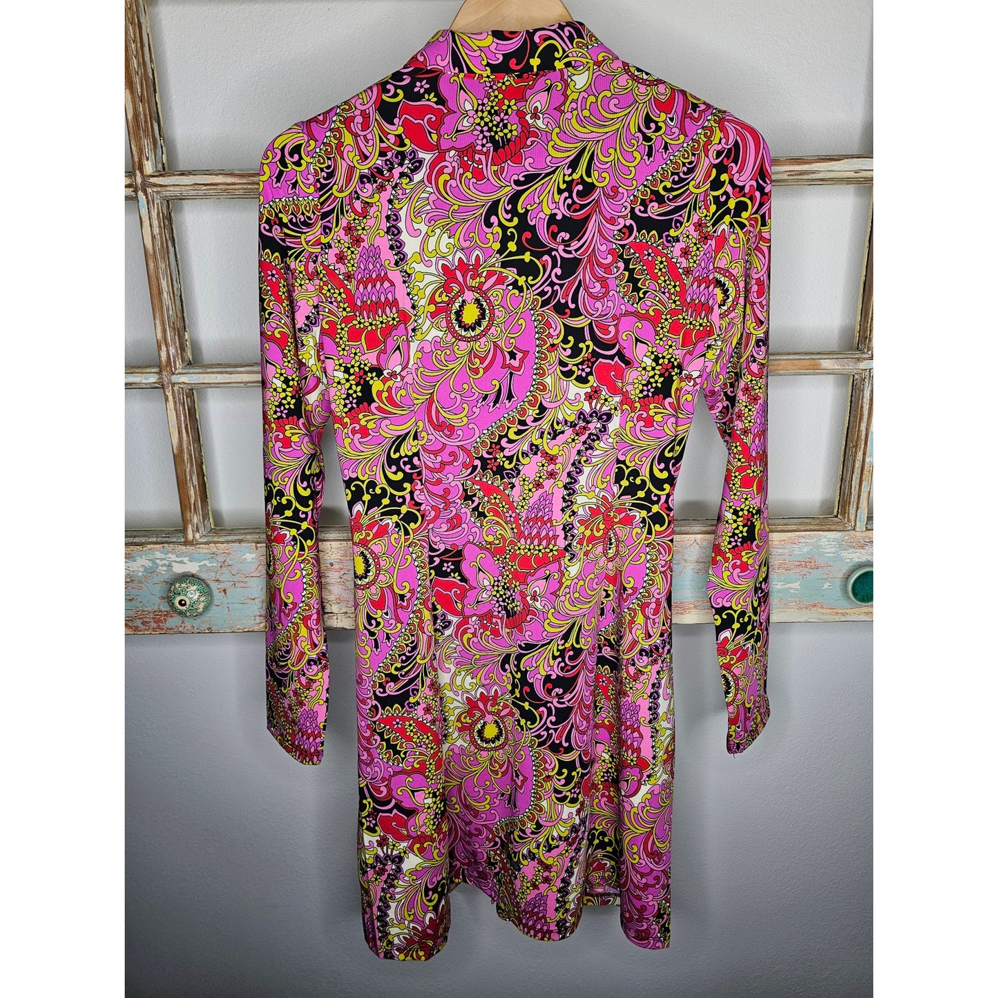 NWT Flora Bea Makely Retro Print Button Up Dress Ladies size Medium