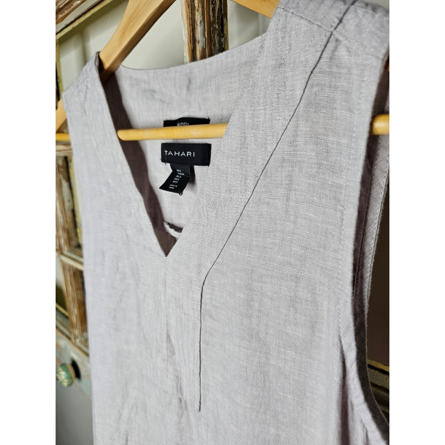 Tahari 100% Linen Sleeveless V-Neck Dress Tie Waist Midi Side Slits Size Small