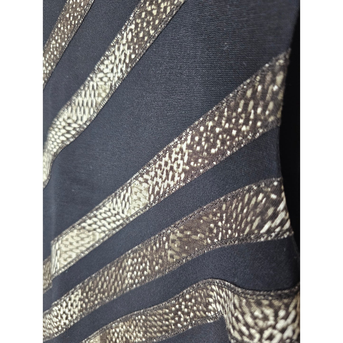 WORTH New York Black Sleeveless W/ Snake Print Diagonal Stripe Size 8