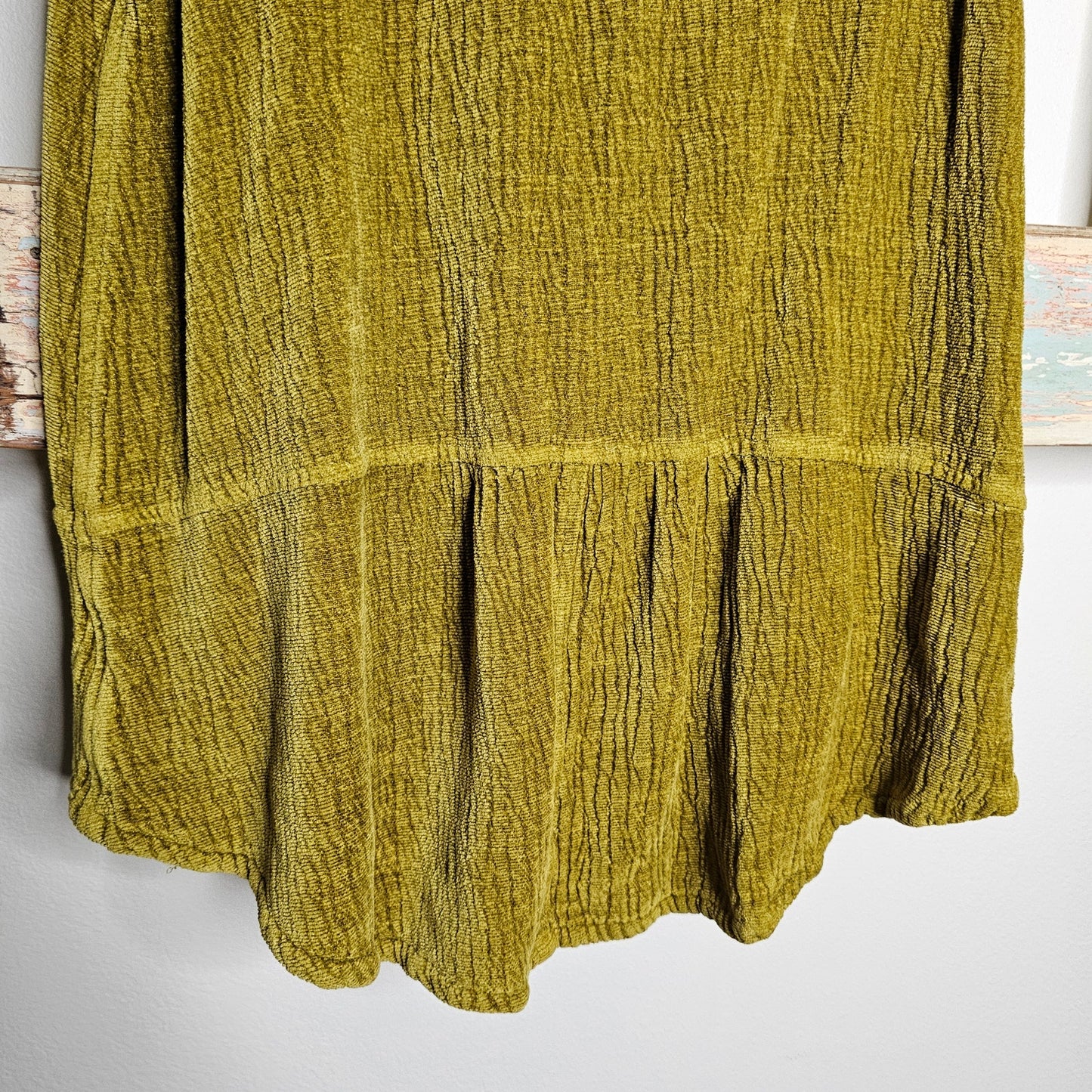 Kleen Pistachio Green Boho High/Low Vest Size Large Knotted Buttons Peplum