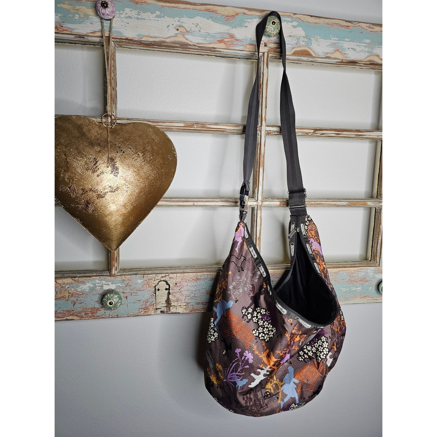 Le Sport Sac essential Large Nylon Sling Bag in Earthtones