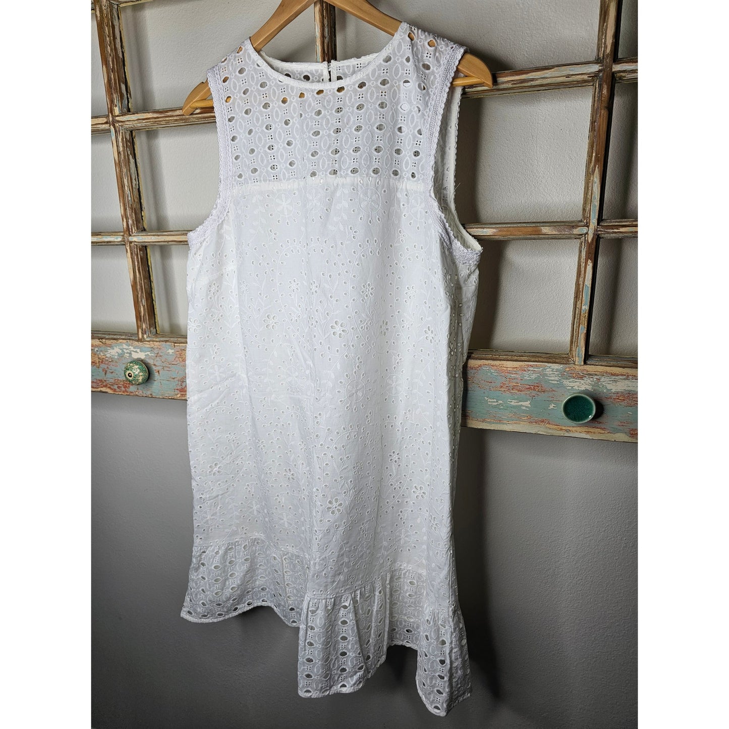 NWT LOFT White Eyelet Sleeveless Sheath Dress with Ruffled Hem Size 14