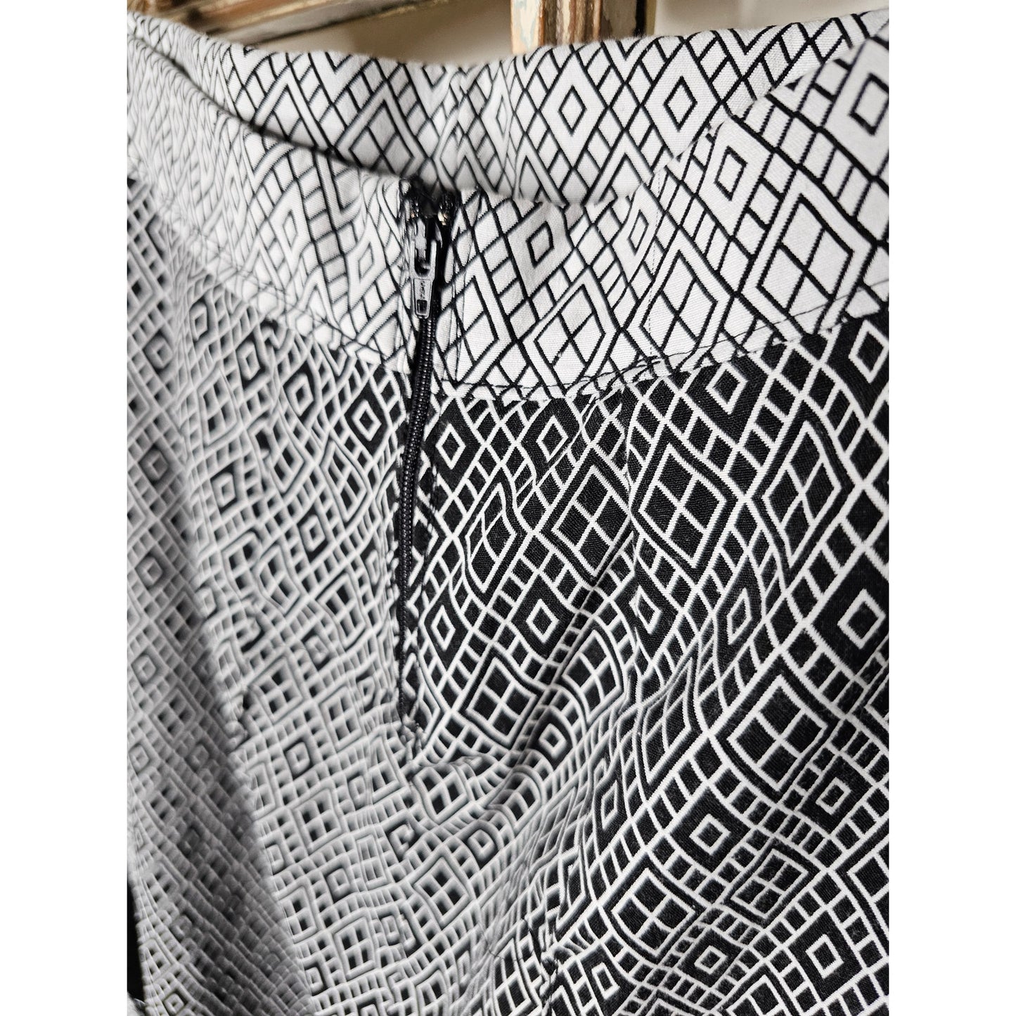 Vintage Handmade Black/White Geometric Cropped Pants Size 32" Waist