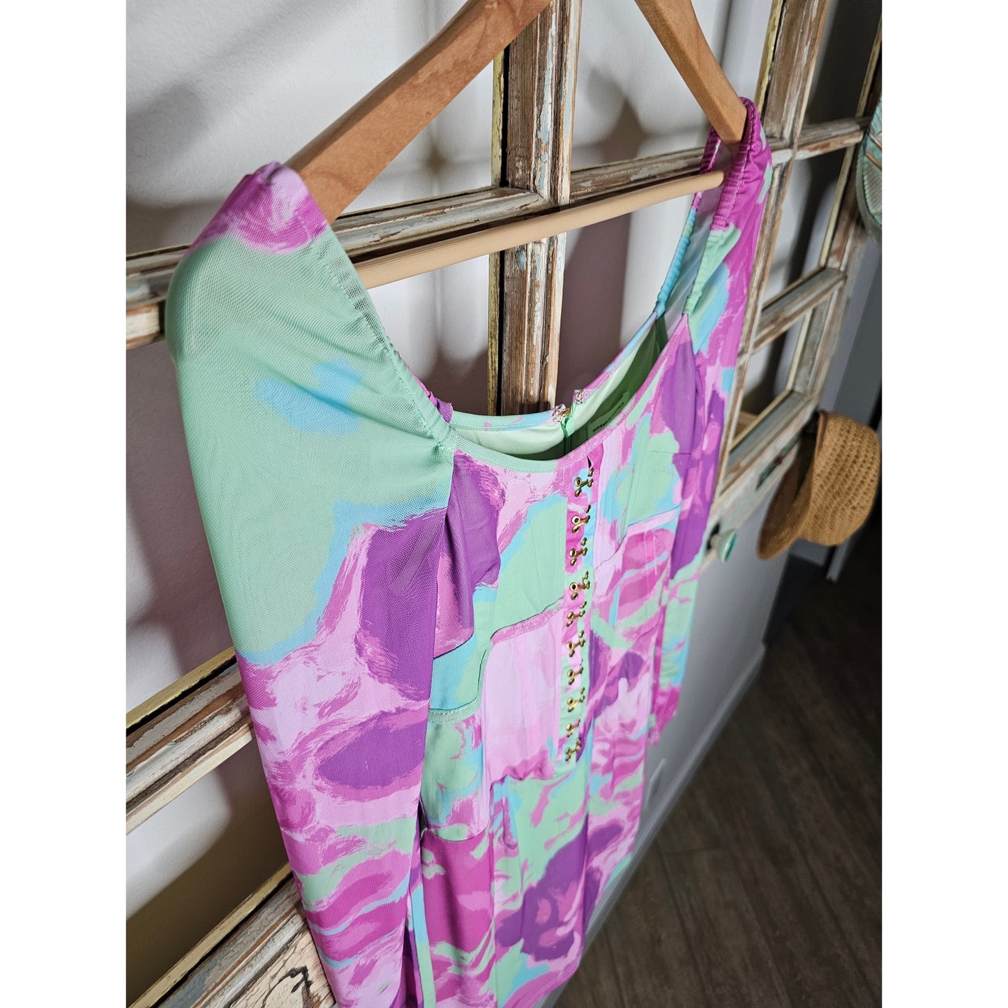 Sabo Thylane Lined Dress Sheer Sleeves Hooks Up Front Ladies Size 4