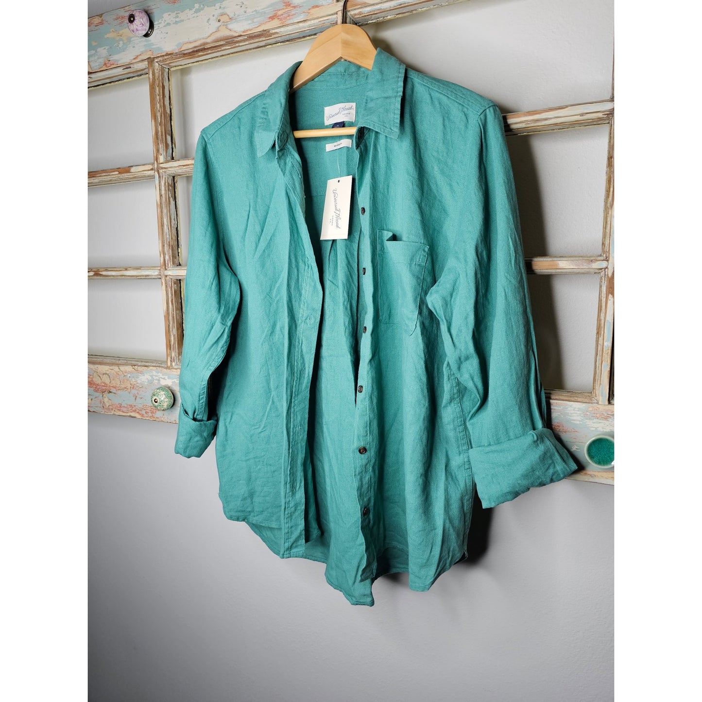 NWT Linen Relaxed Fit Teal Button Up Ladies collared shirt Size Medium