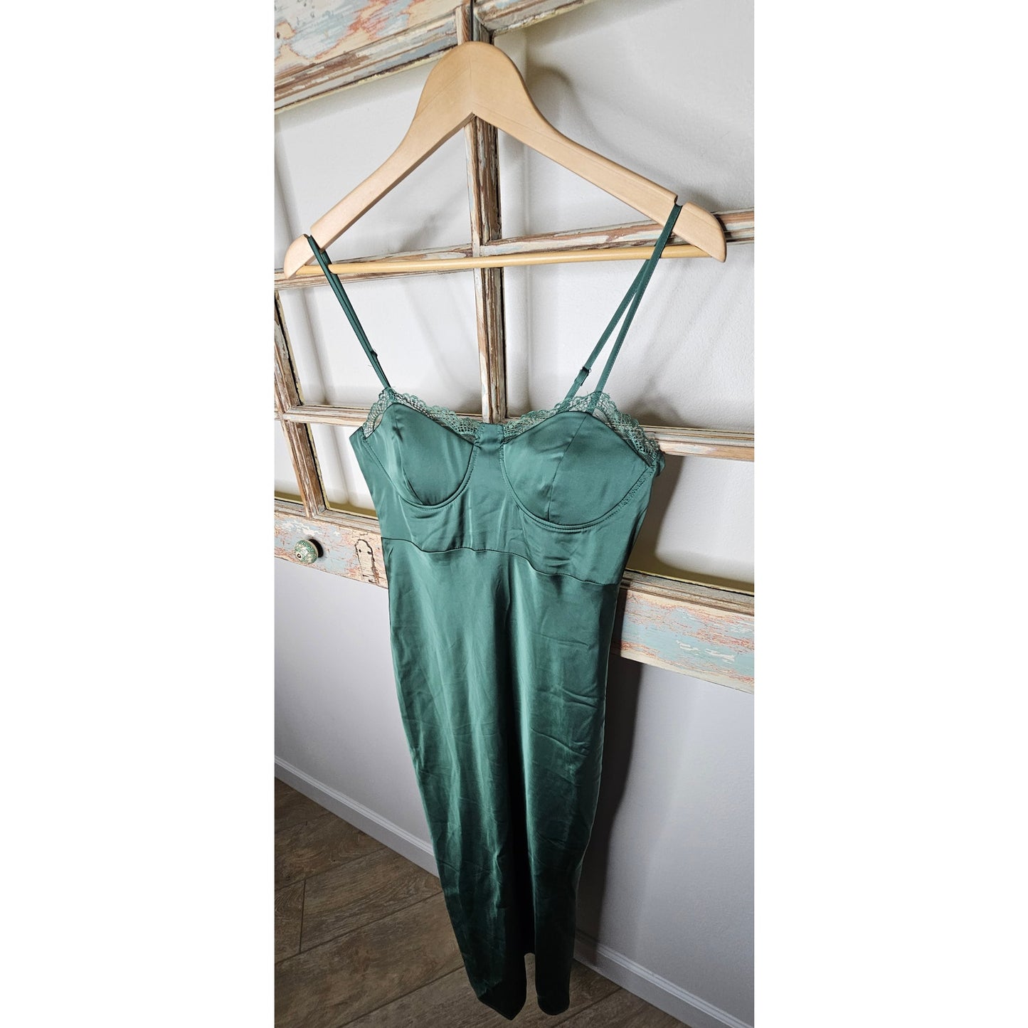 NWT Green Bustier Slip Midi Dress with Lace in Ladies size Small