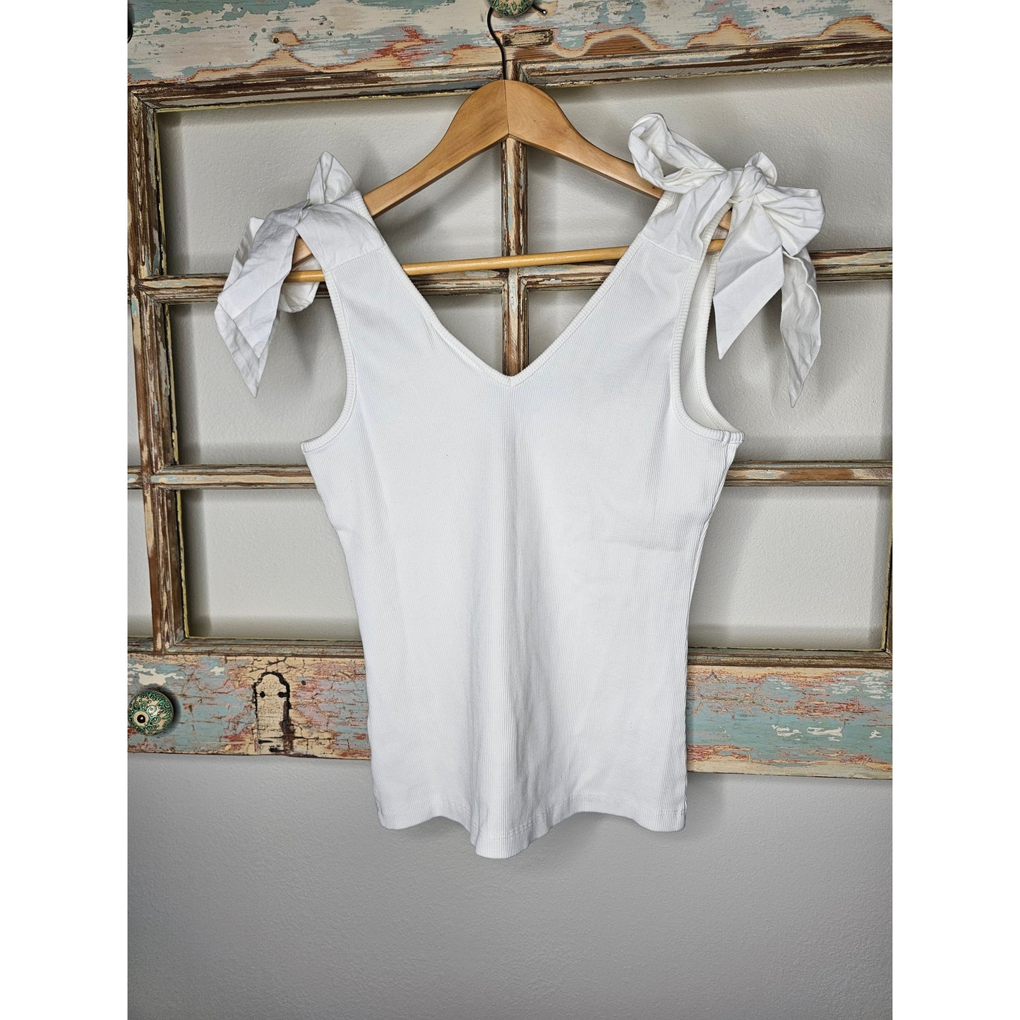 NWT Anthropologie Maeve White Tank Top W/ Bows Ladies size Medium