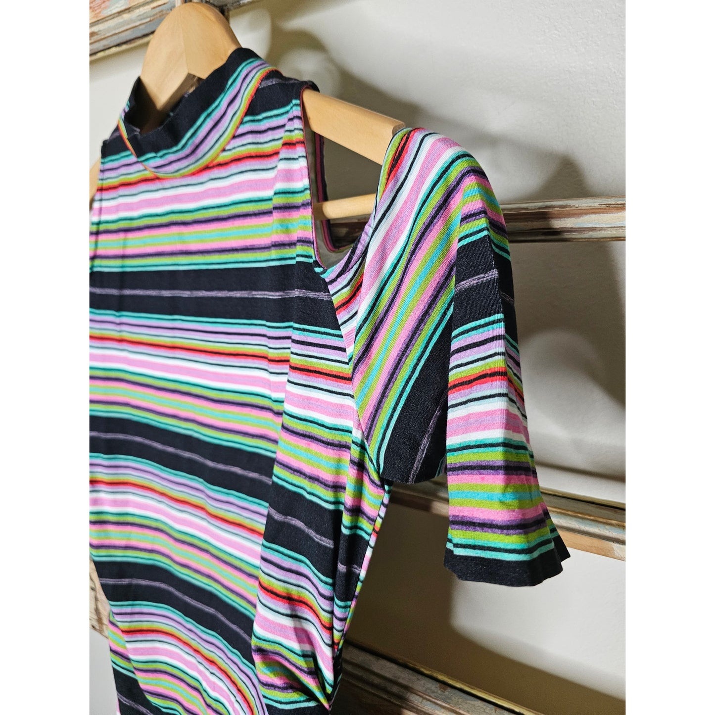 NWT Artelier Nicole Miller Ladies size Medium Striped Cold Shoulder Dress