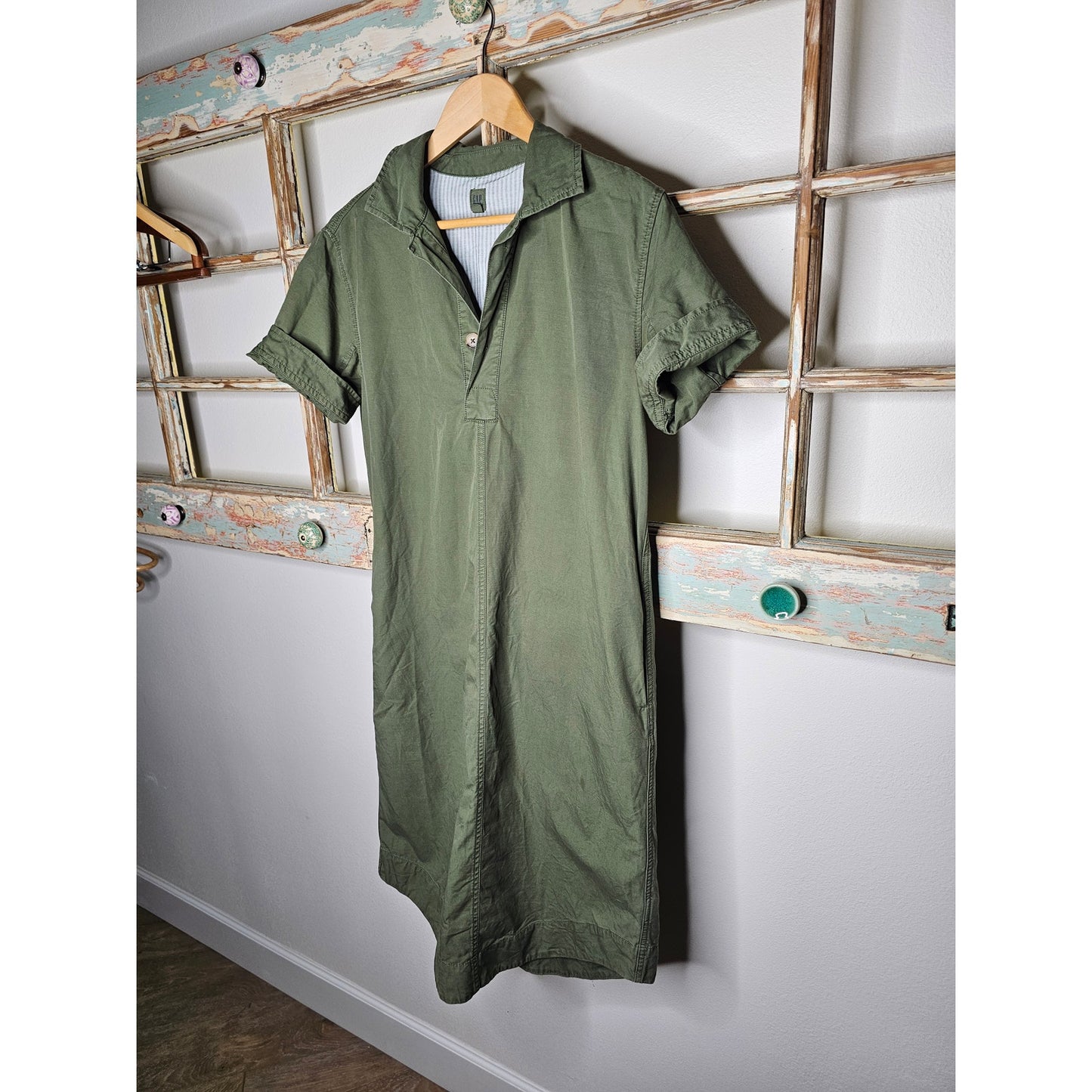 Gap Army Green Shirttail Hem Dress Ladies Size XS with pockets