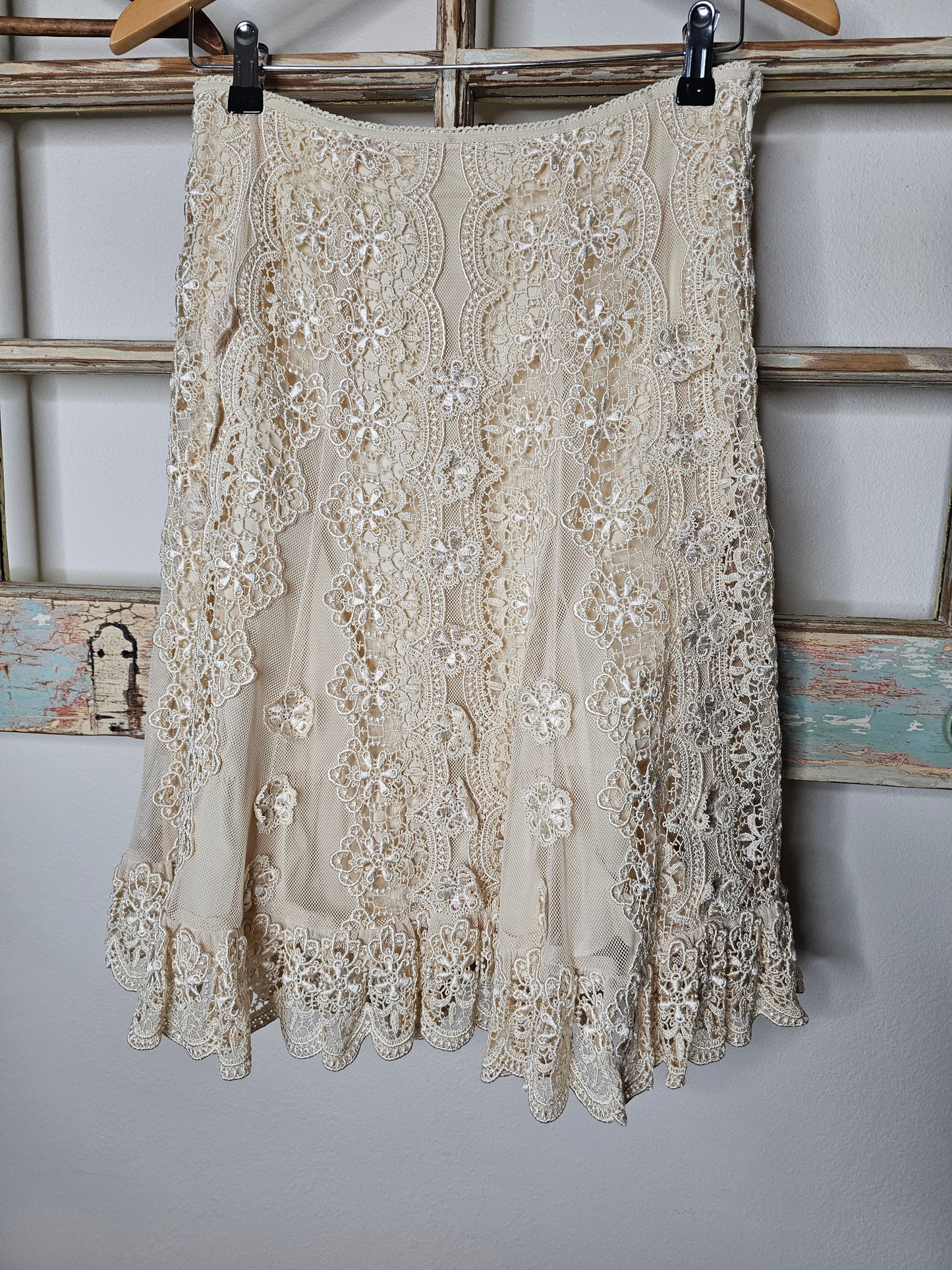 Lace skirt