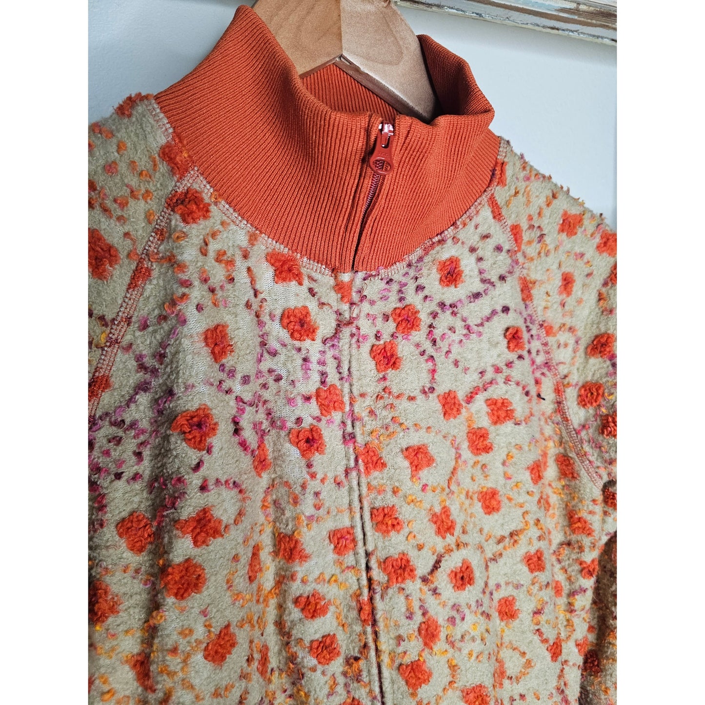 Vintage Athleta Embroidered Long Sleeve Cropped Zip Up Jacket ladies size Medium