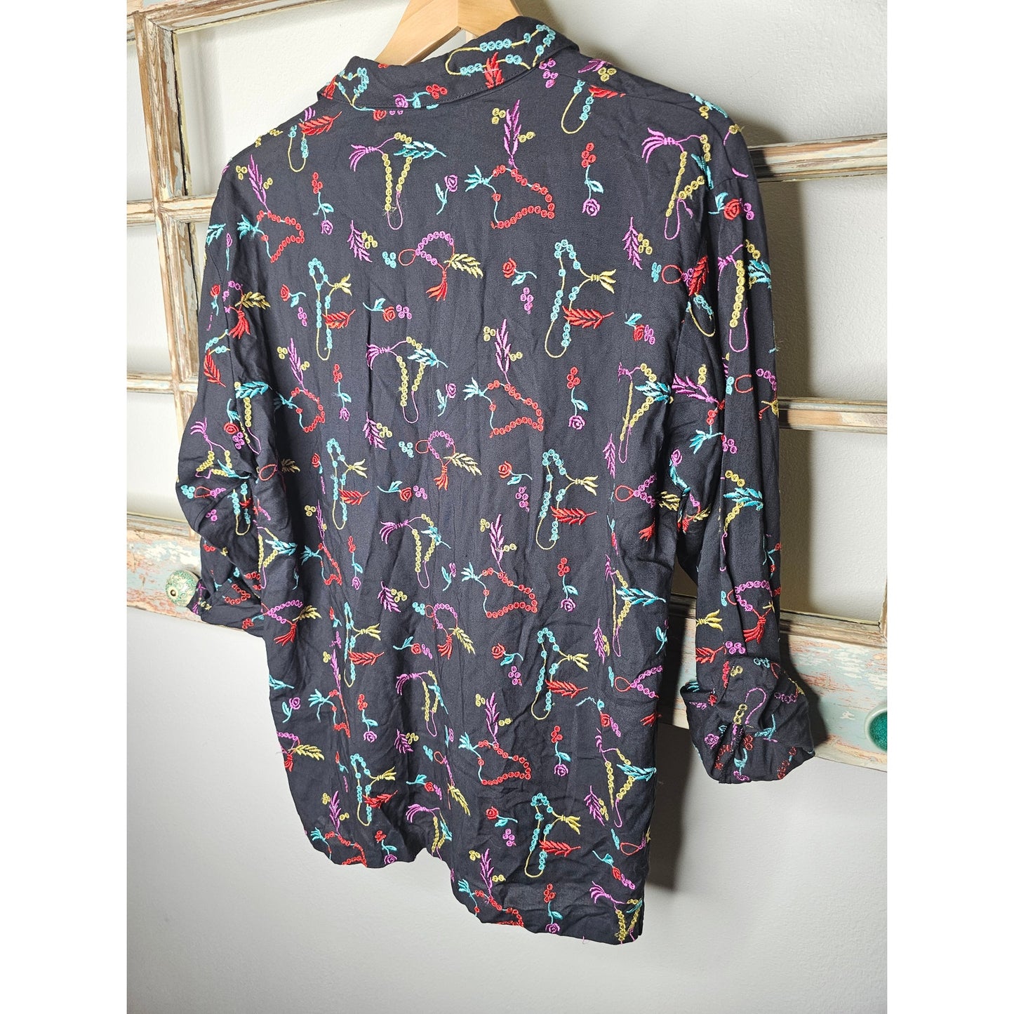 Vintage Diane Von Furstenberg NY Paris Embroidered Button Up size Large