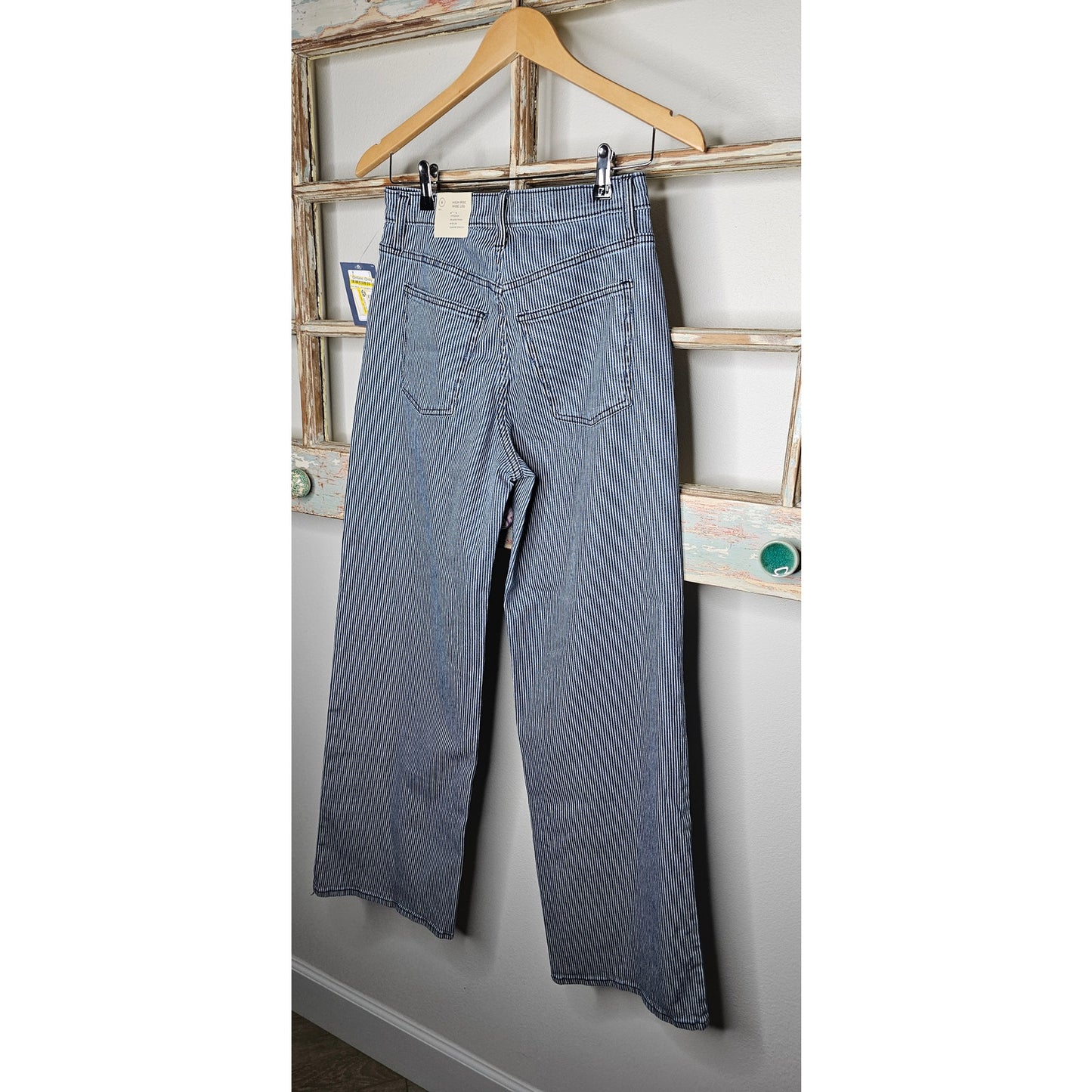 NWT High Rise Wide Leg Conductor blue/white stripe Jeans Ladies size 6