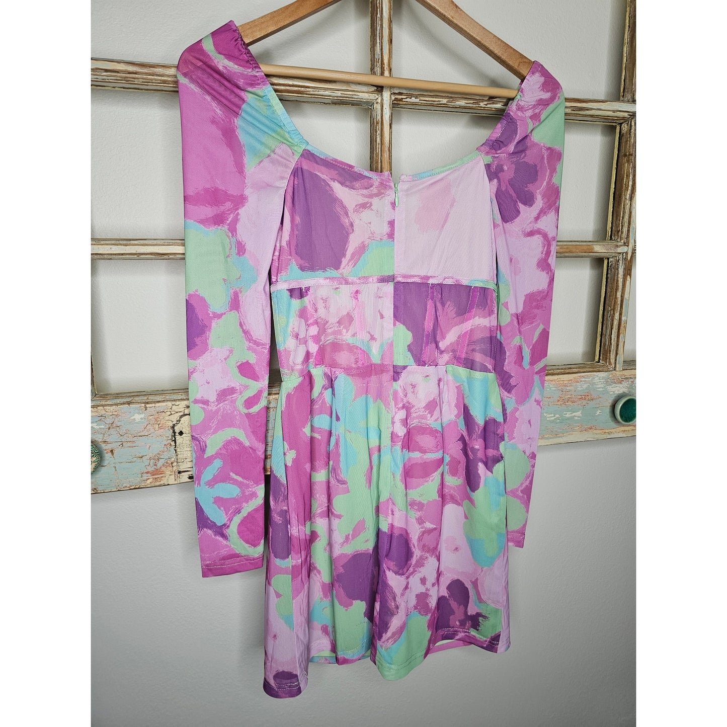 Sabo Thylane Lined Dress Sheer Sleeves Hooks Up Front Ladies Size 4