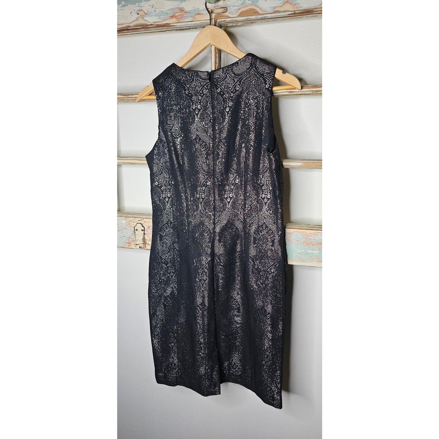 J. Mclaughlin black/pewter metallic floral sleeveless knee length Dress ladies size 6