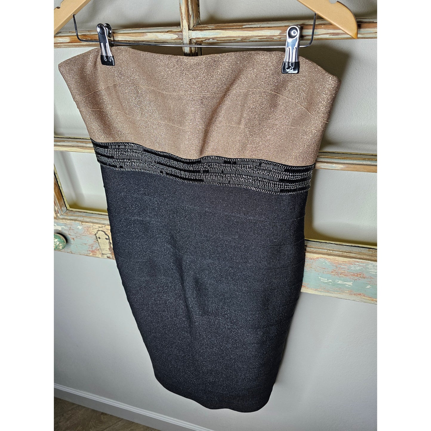 NWT Carmen Marc Valvo Two-Tone Metallic Bandage Dress With beaded belt size Large