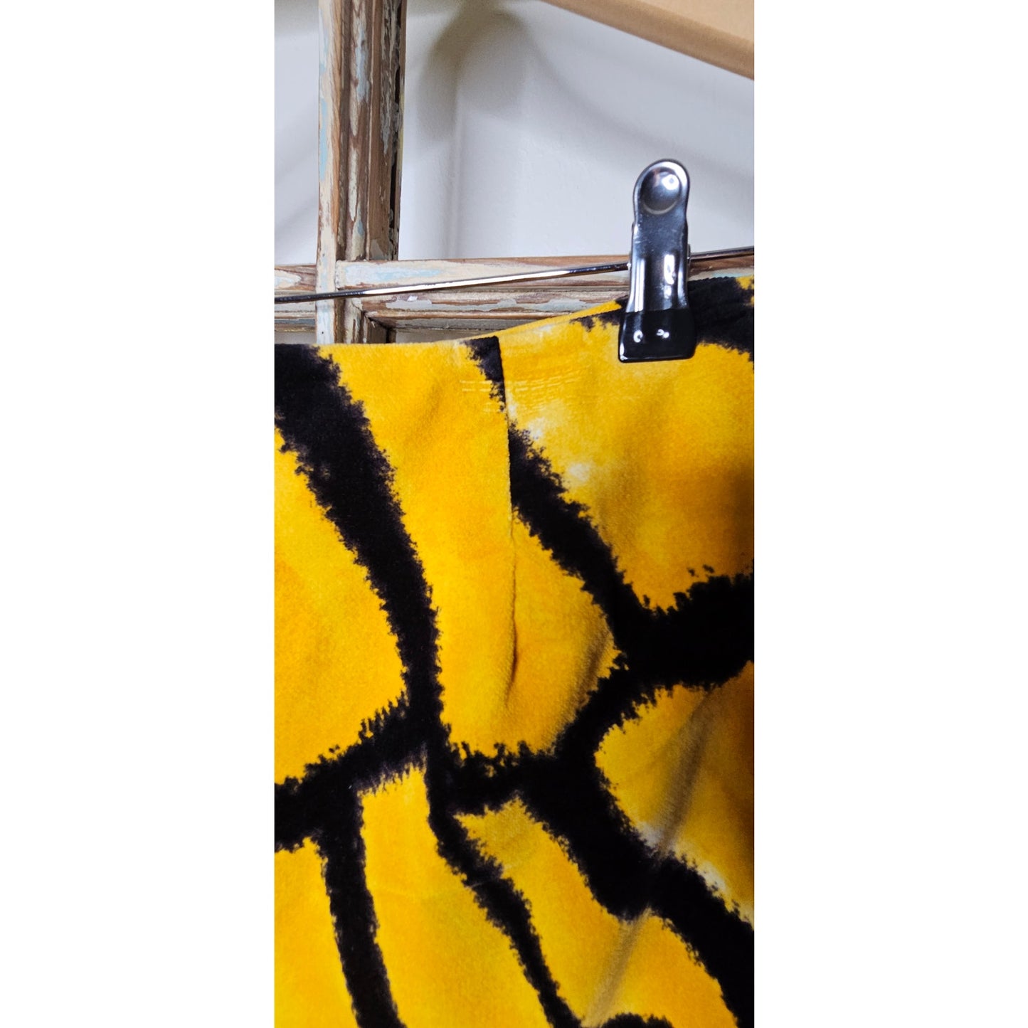 Isaac Mizrahi Cotton/Spandex Skirt With Side Zip Ladies size 4
