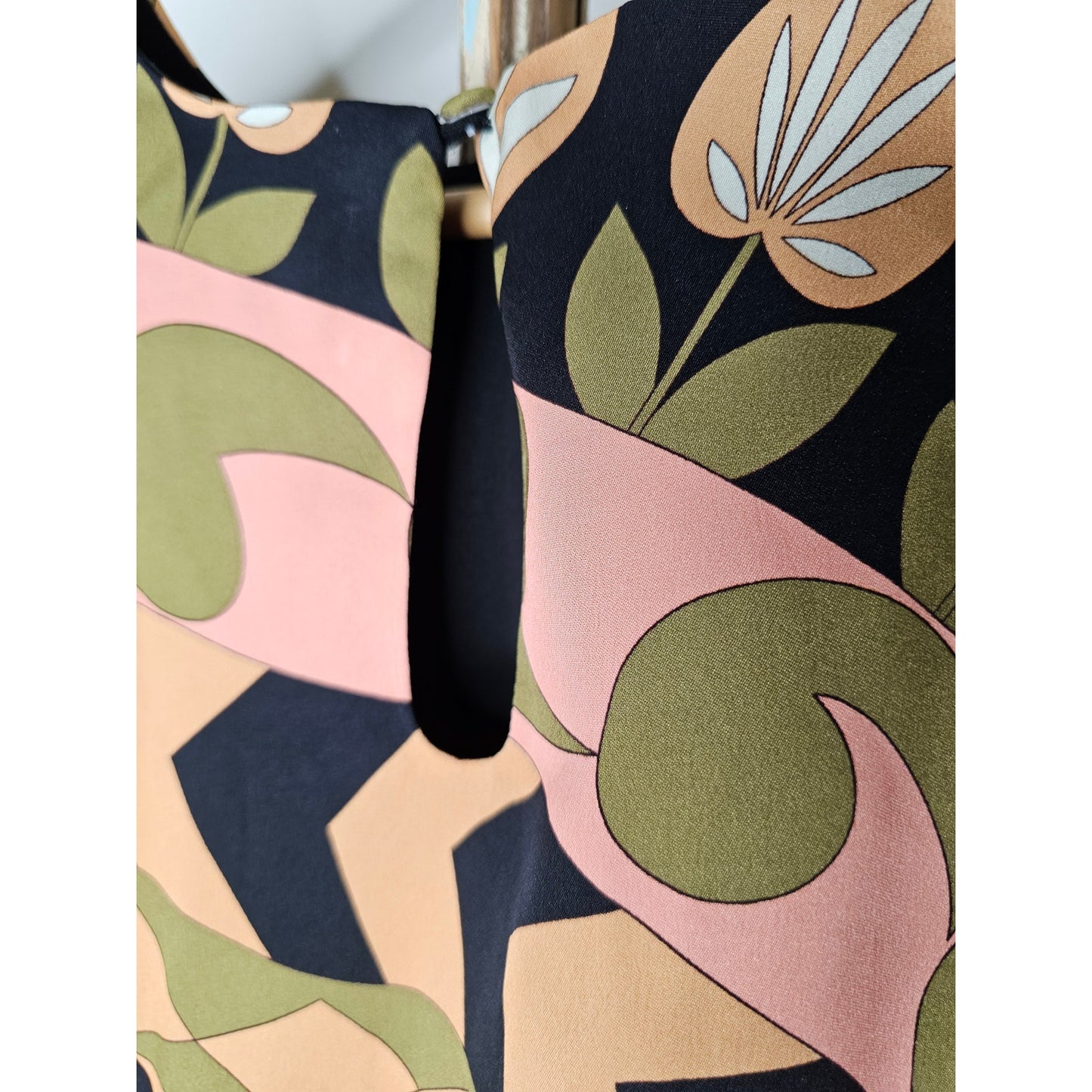 NWT Flora Bea Sleeveless Dress with A-line Bodice in 100% Silk Ladies Size Large