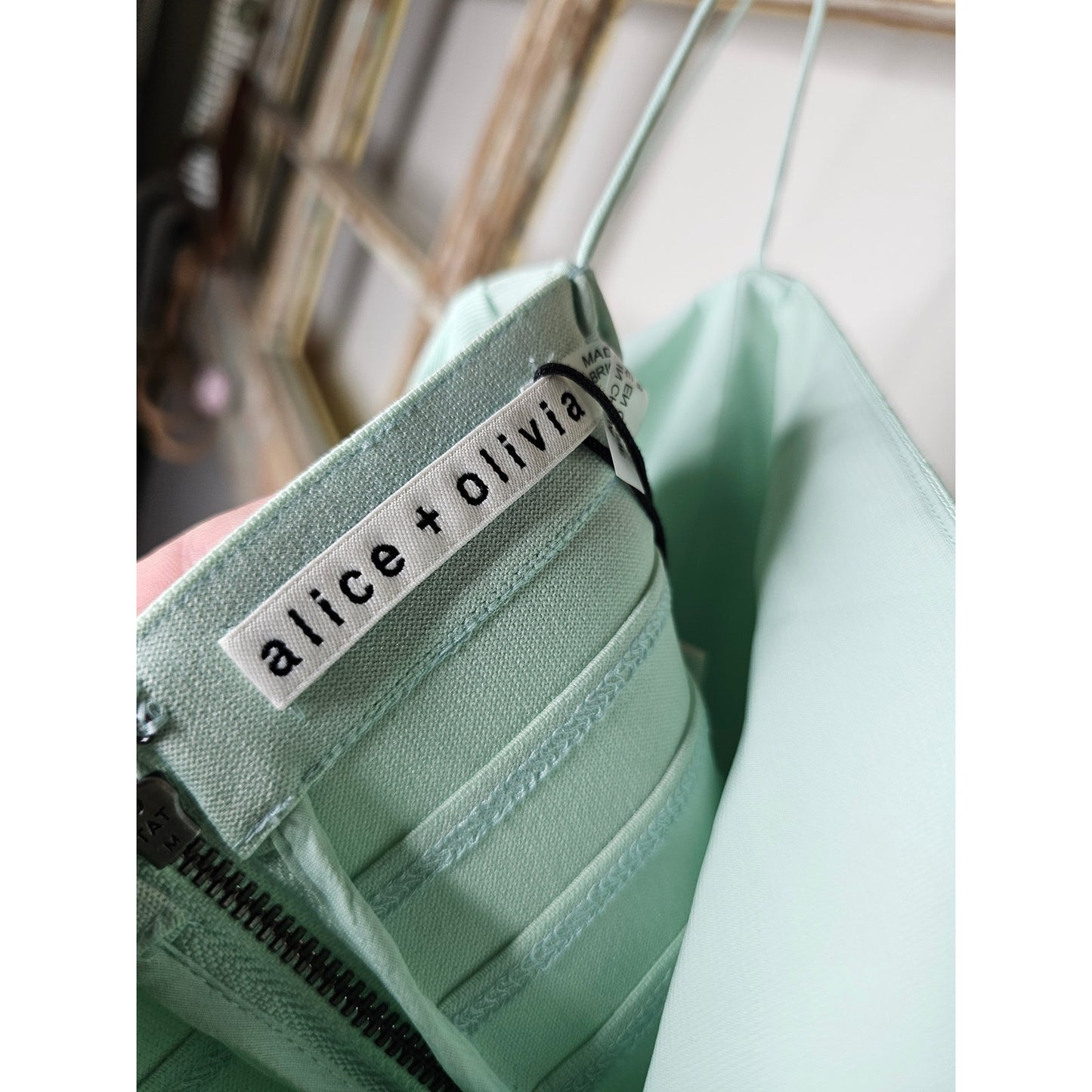 NWT Alice + Olivia Nakia Cold Shoulder Crop Top in Mint Ladies size 8