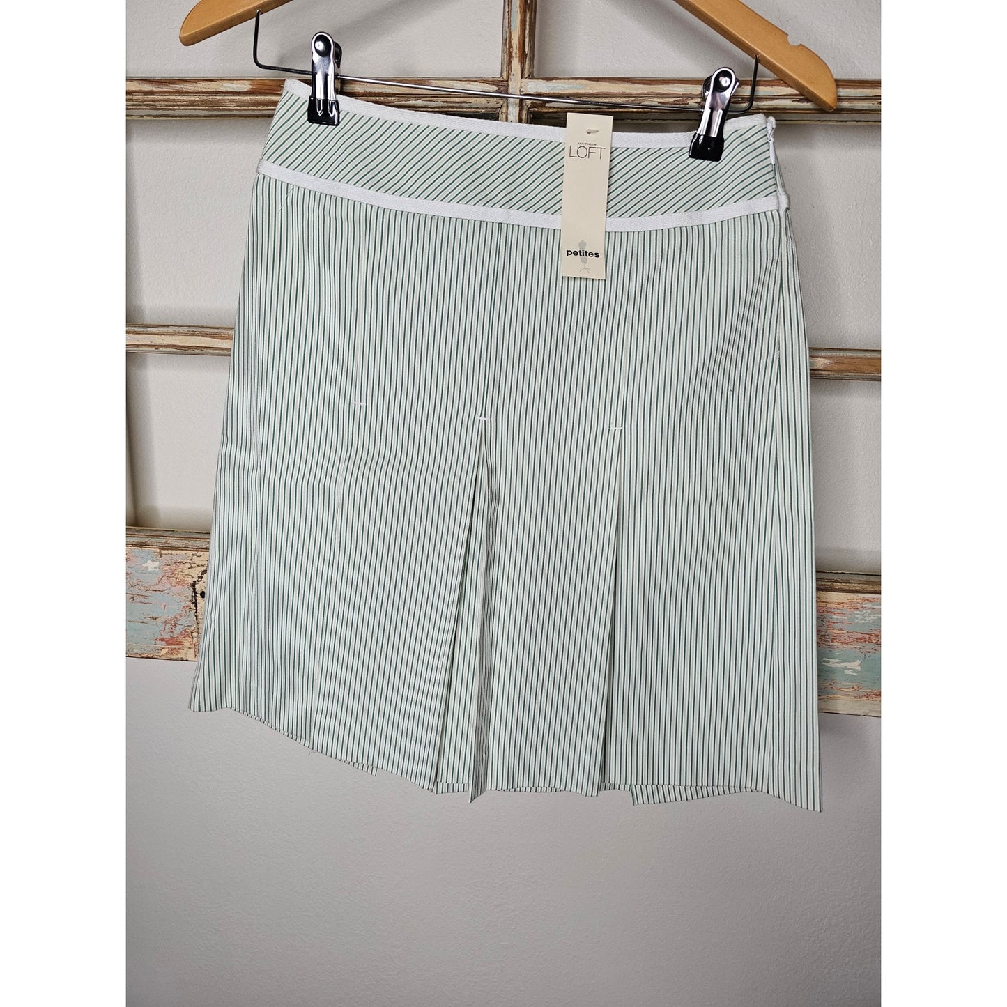 NWT Ann Taylor Loft Green & White Striped Tennis Style Skirt Size 0 Petite