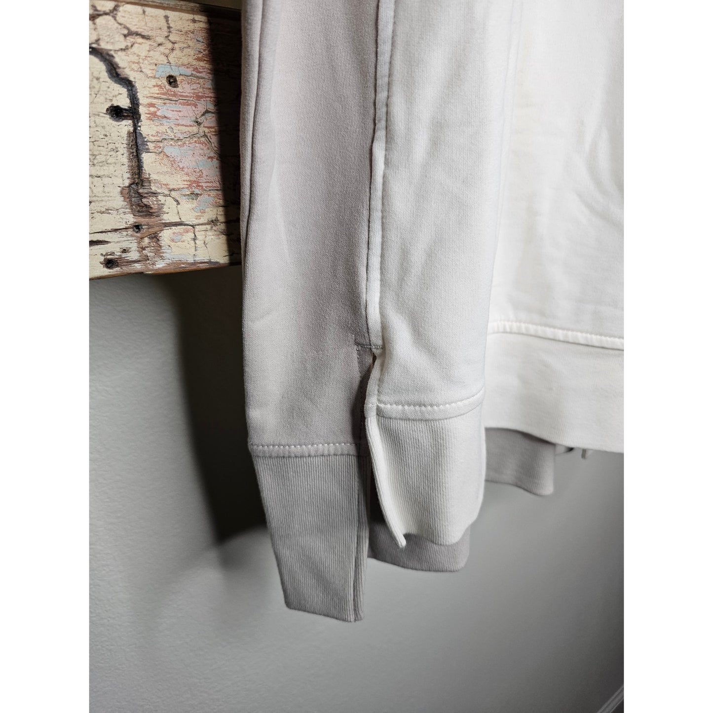 NWOT Athleta Ladies Neutral Block Sweatshirt Size Medium