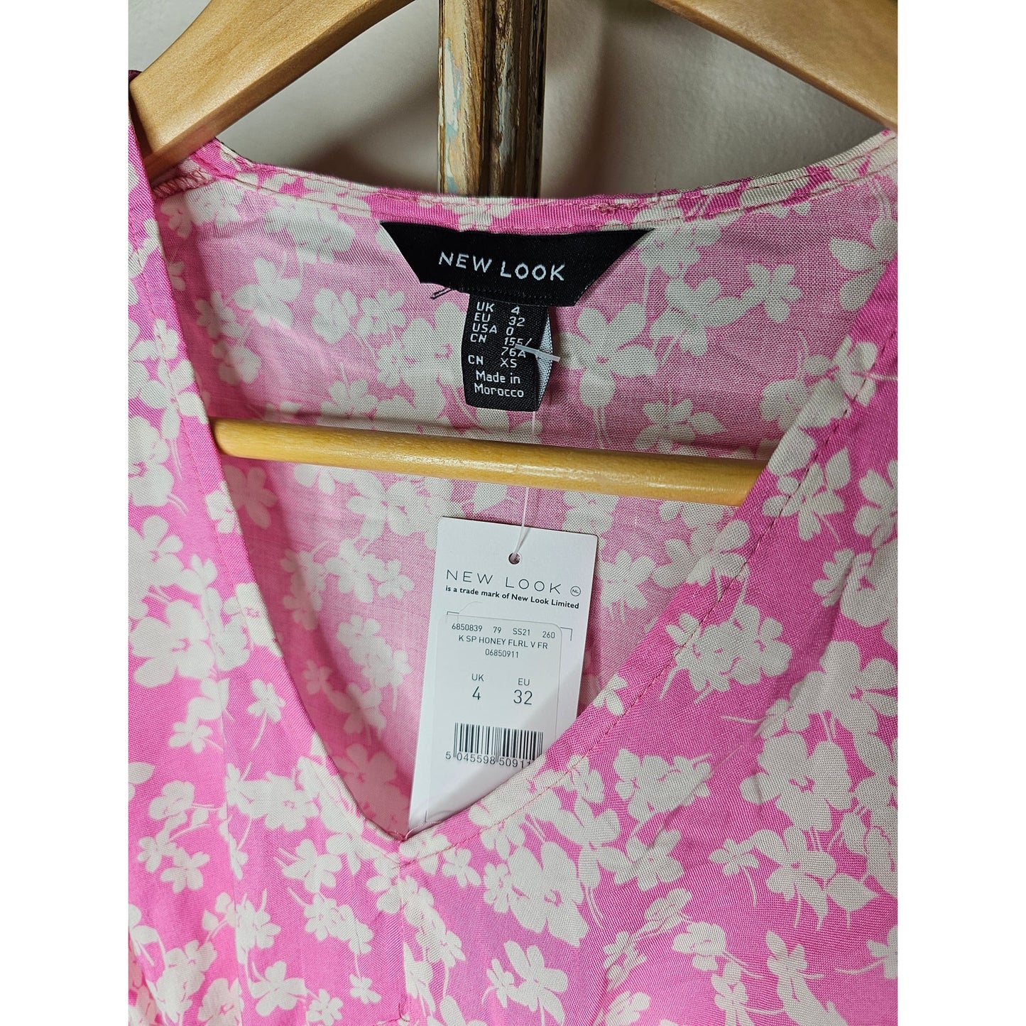 NWT New Look Pink Floral V-Neck Mini Dress with 1/2 Tie Sleeves Size 0