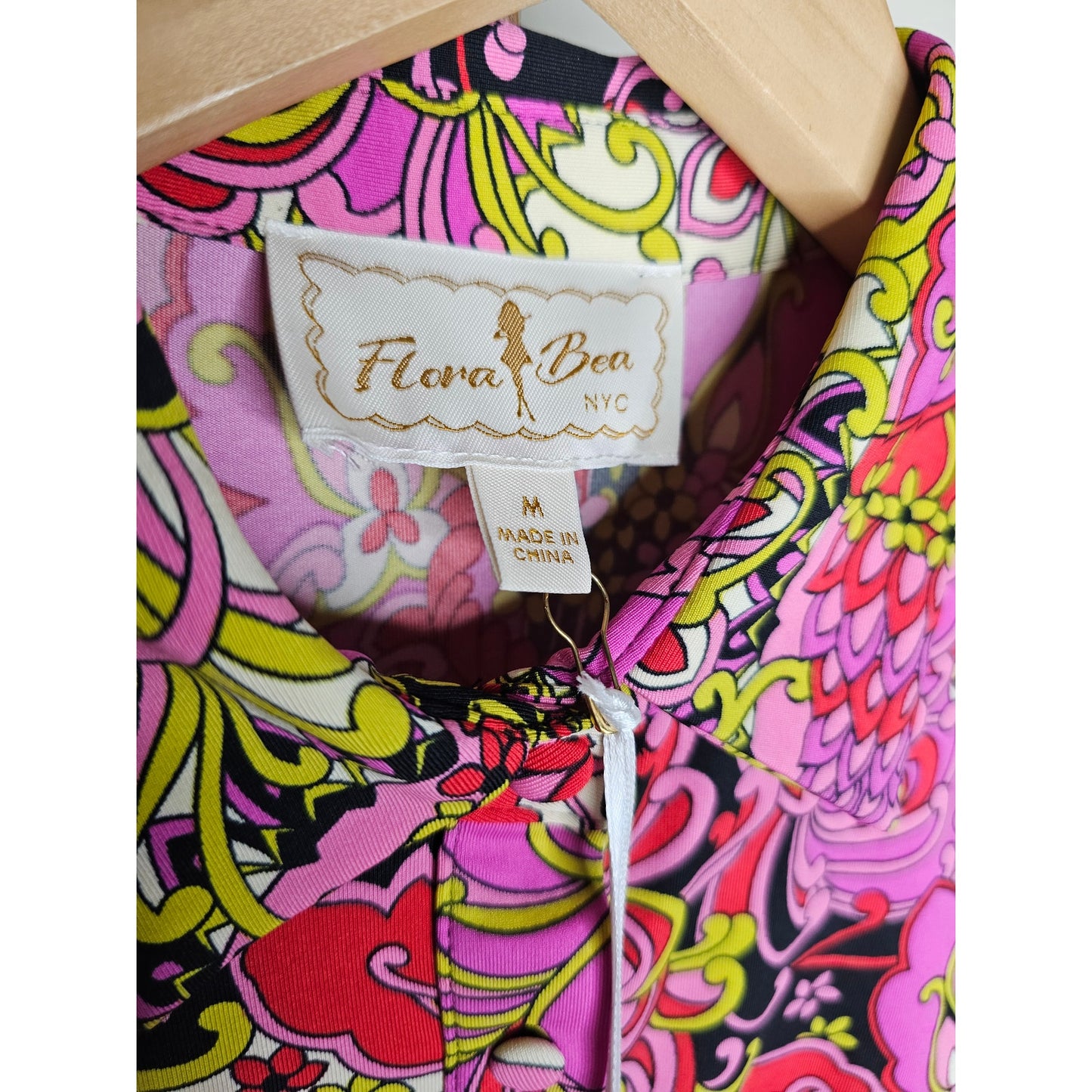NWT Flora Bea Makely Retro Print Button Up Dress Ladies size Medium